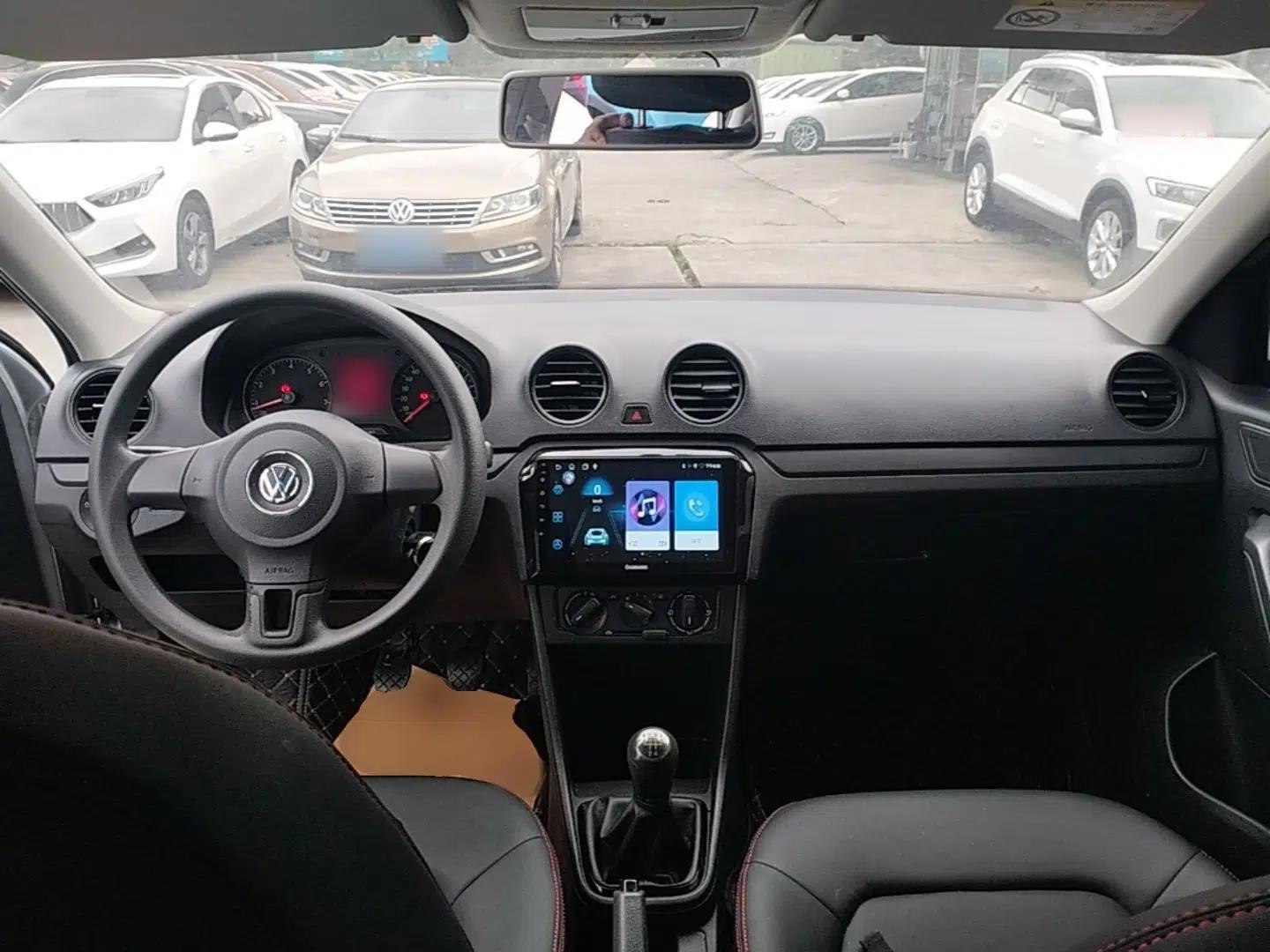 Volkswagen Jetta 2015 Value Edition 1.6L Manual Fashionable Style — миниатюра 13