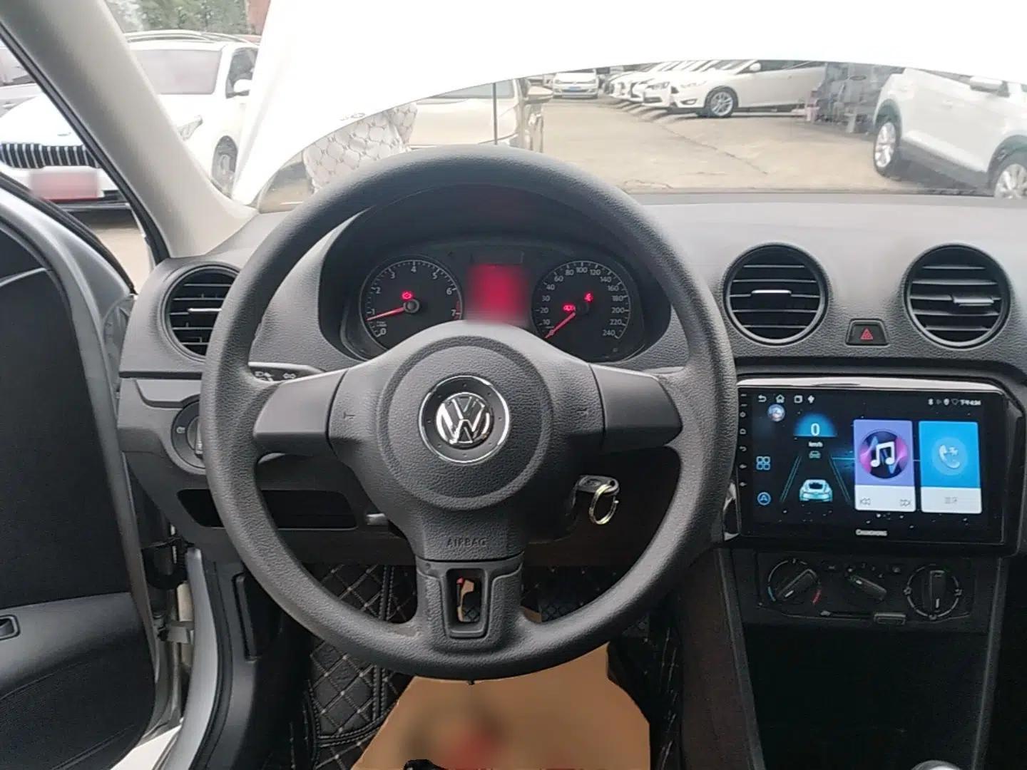 Volkswagen Jetta 2015 Value Edition 1.6L Manual Fashionable Style — миниатюра 14