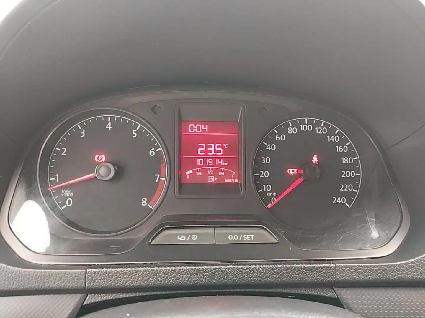 Volkswagen Jetta 2015 Value Edition 1.6L Manual Fashionable Style — миниатюра 15