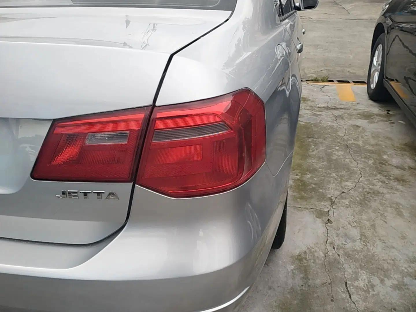 Volkswagen Jetta 2015 Value Edition 1.6L Manual Fashionable Style — миниатюра 7