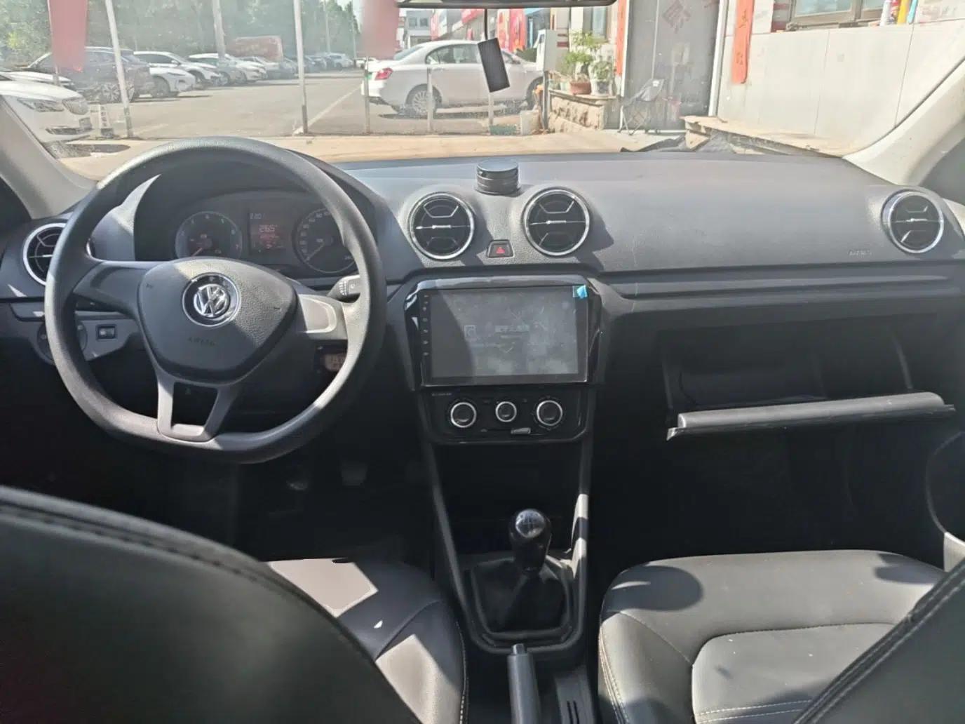 Volkswagen Jetta 2017 1.5L Manual Fashion Edition — миниатюра 12