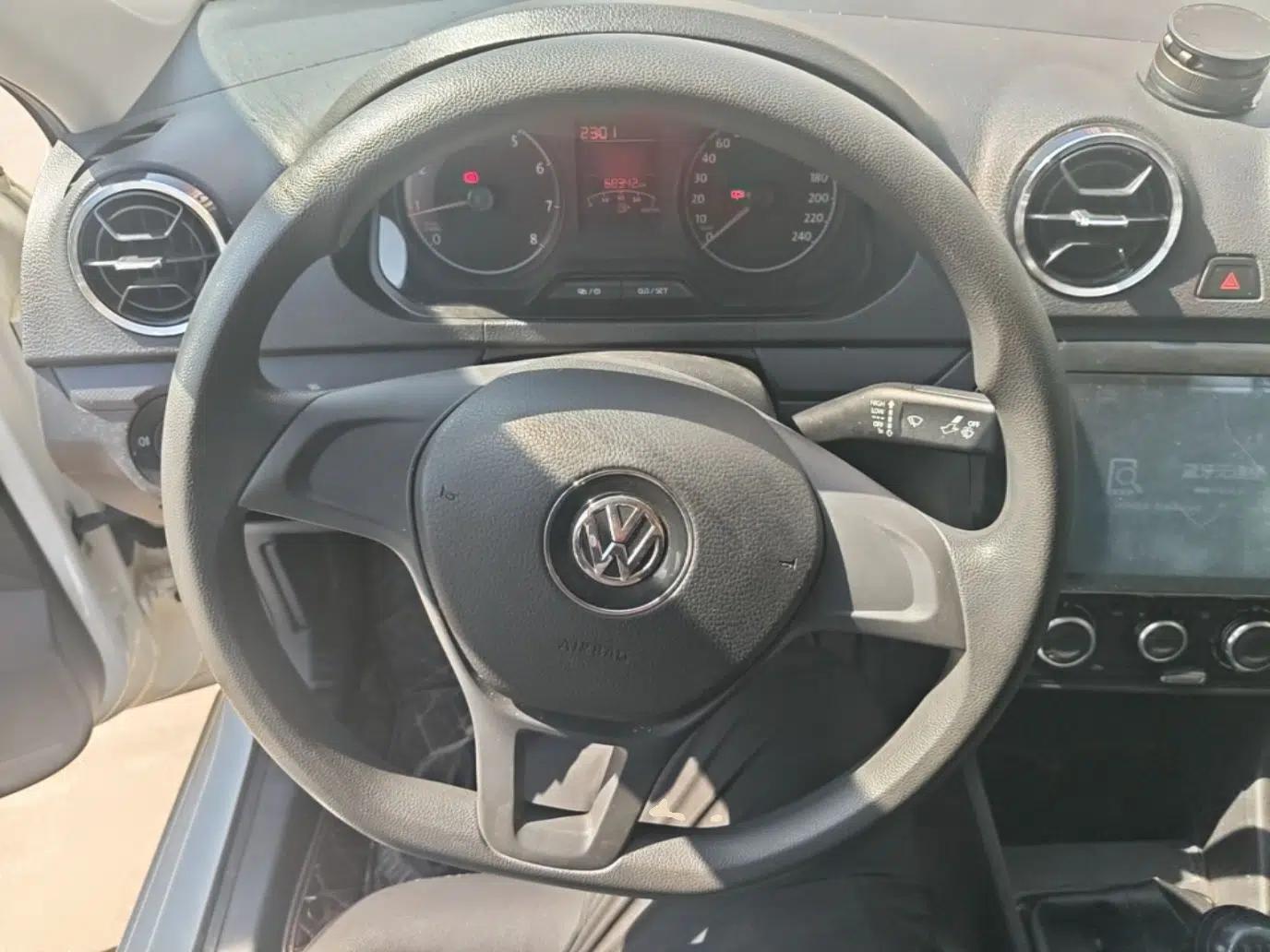 Volkswagen Jetta 2017 1.5L Manual Fashion Edition — миниатюра 13