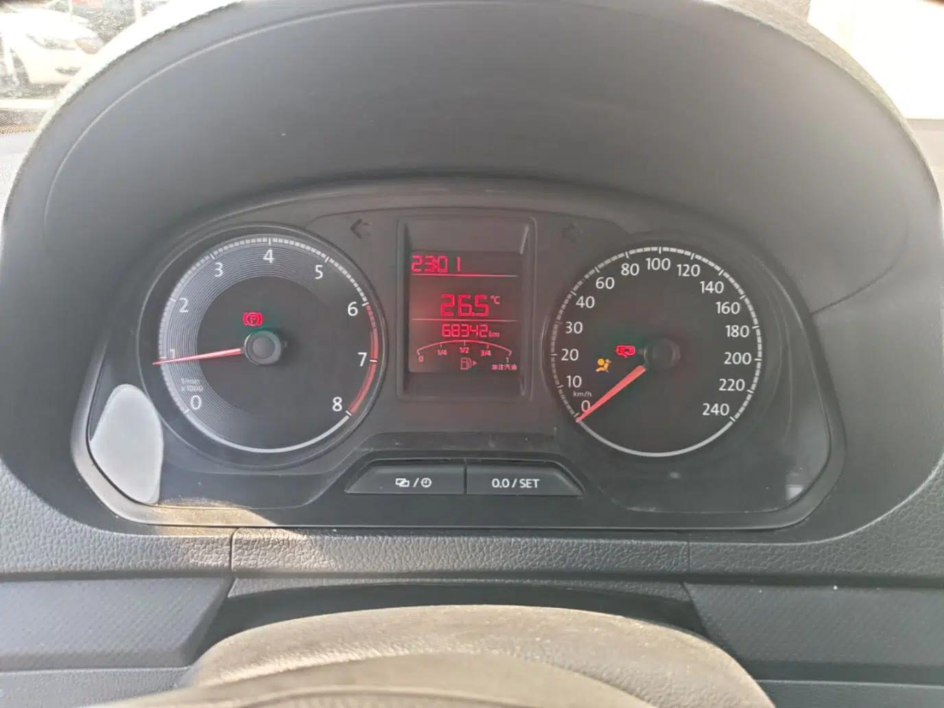 Volkswagen Jetta 2017 1.5L Manual Fashion Edition — миниатюра 14