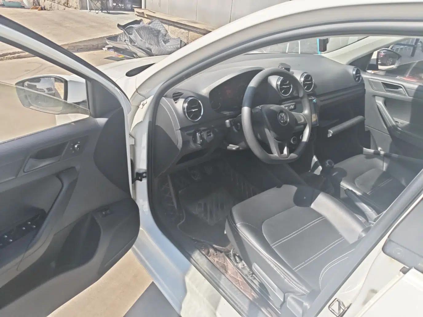 Volkswagen Jetta 2017 1.5L Manual Fashion Edition — миниатюра 18