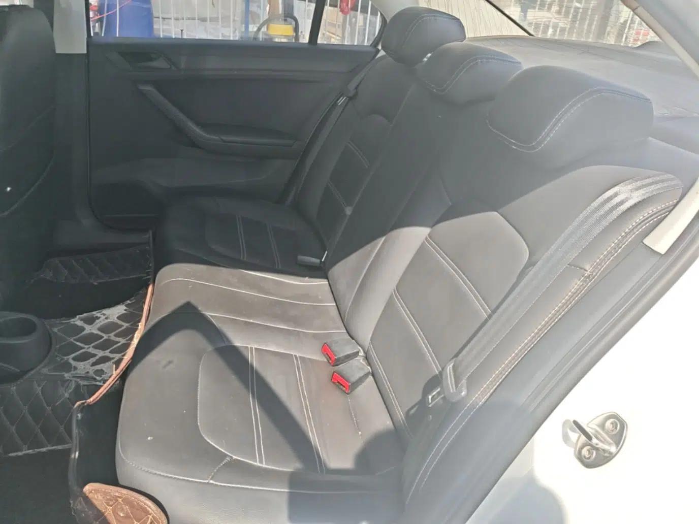 Volkswagen Jetta 2017 1.5L Manual Fashion Edition — миниатюра 19