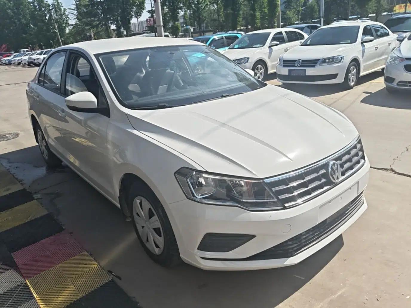 Volkswagen Jetta 2017 1.5L Manual Fashion Edition — миниатюра 6