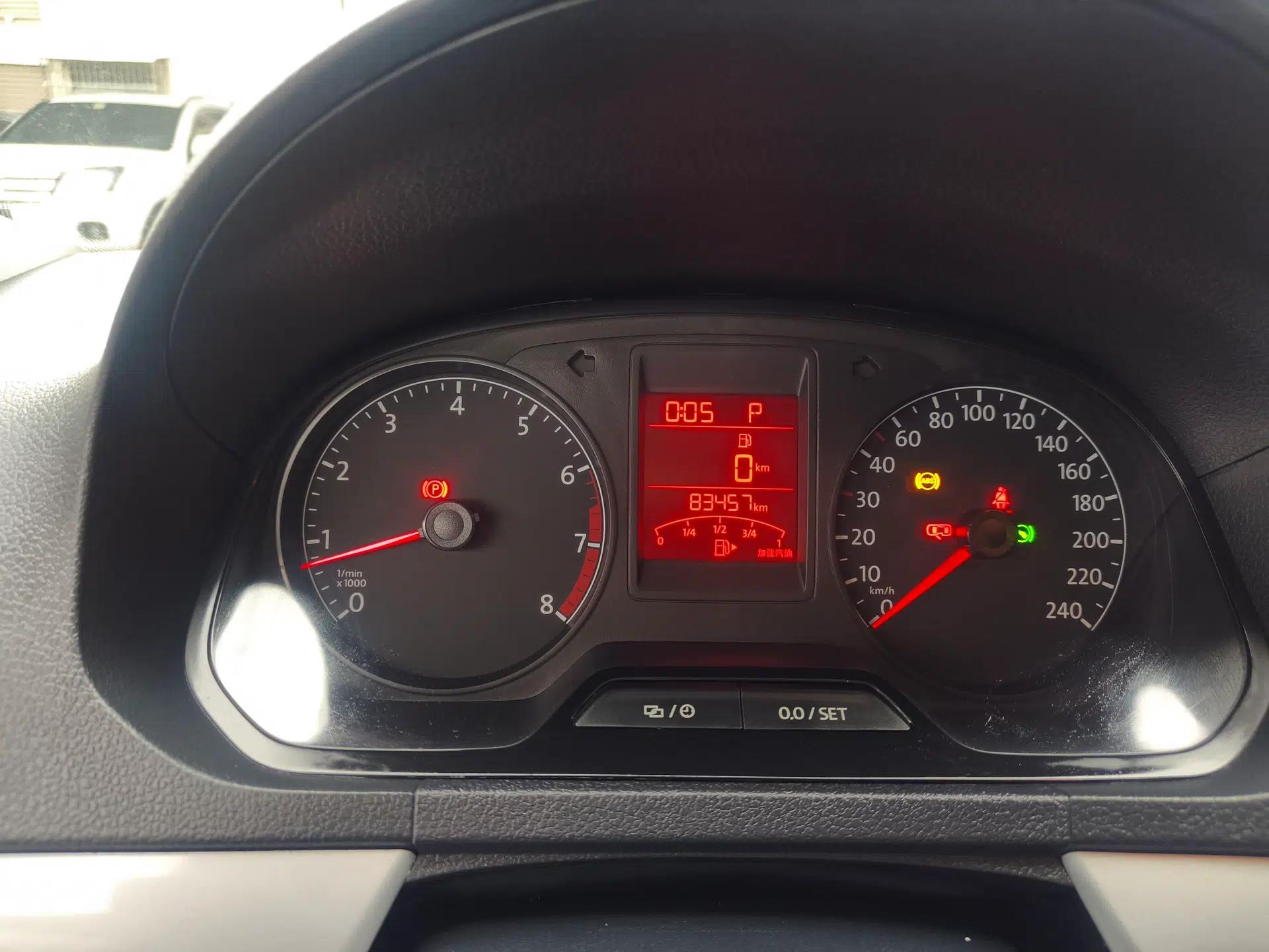Volkswagen Jetta 2015 Value Edition 1.6L Automatic Comfort Version — миниатюра 13