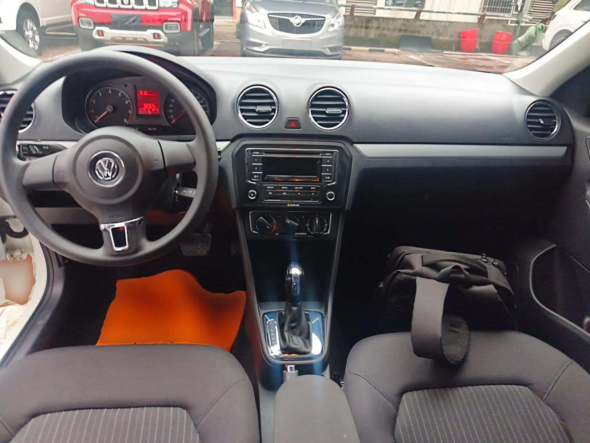 Volkswagen Jetta 2015 Value Edition 1.6L Automatic Comfort Version — миниатюра 20