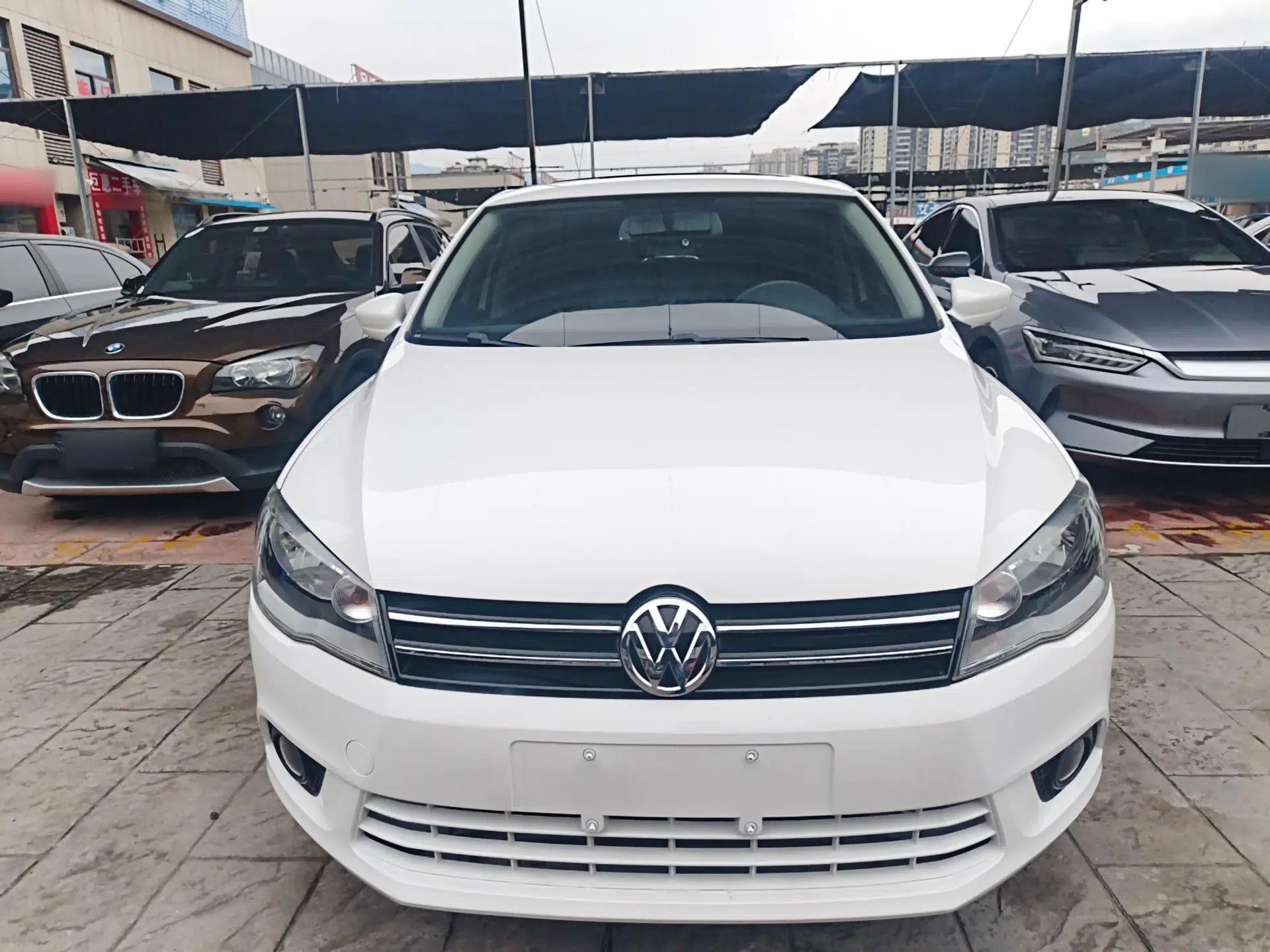Volkswagen Jetta 2015 Value Edition 1.6L Automatic Comfort Version — миниатюра 3
