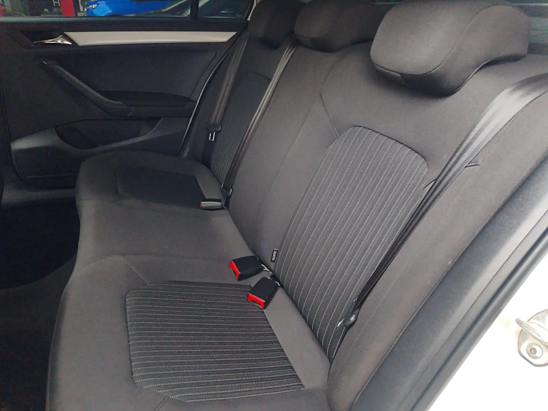 Volkswagen Jetta 2015 Value Edition 1.6L Automatic Comfort Version — миниатюра 22