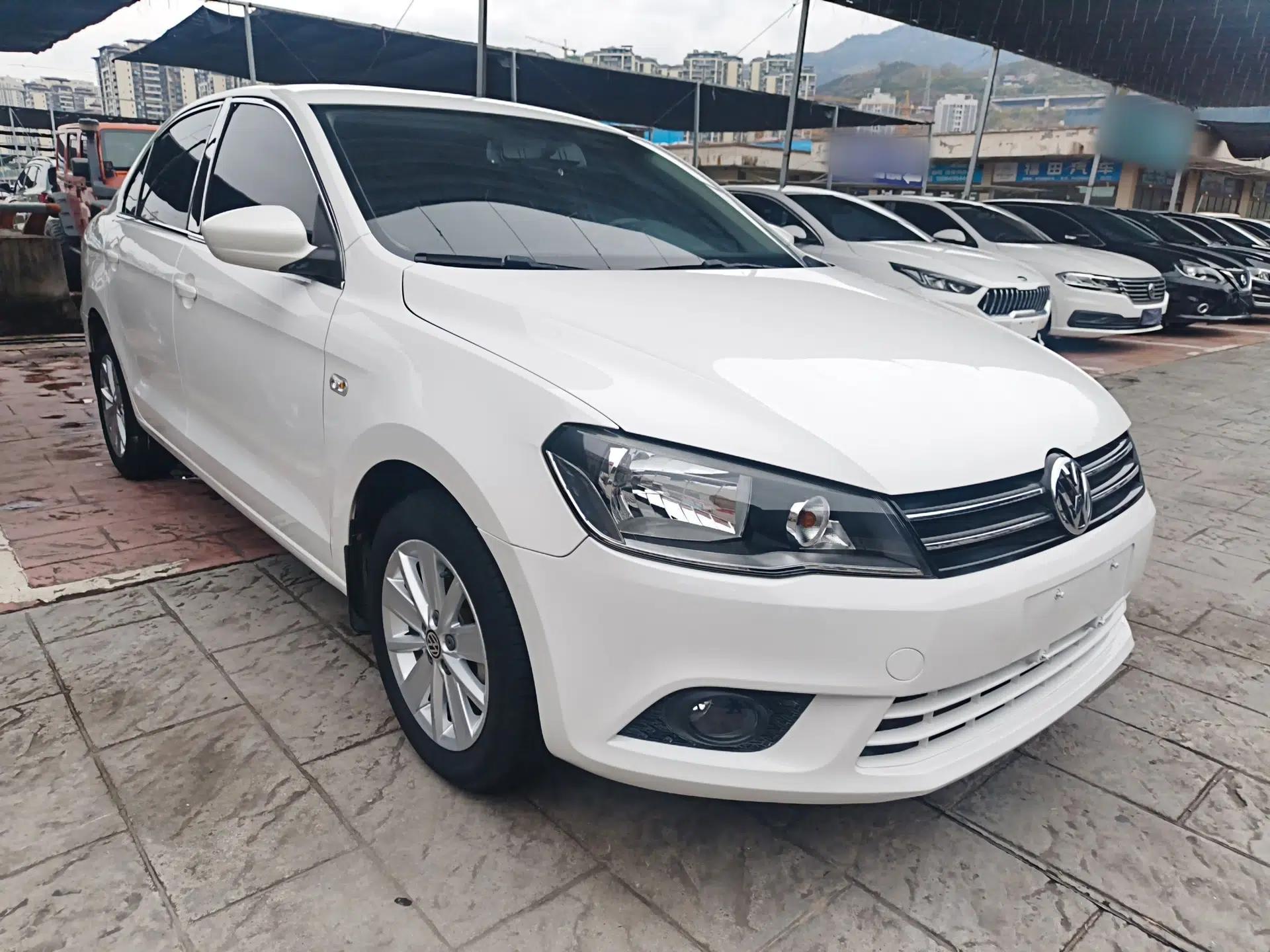 Volkswagen Jetta 2015 Value Edition 1.6L Automatic Comfort Version — миниатюра 4