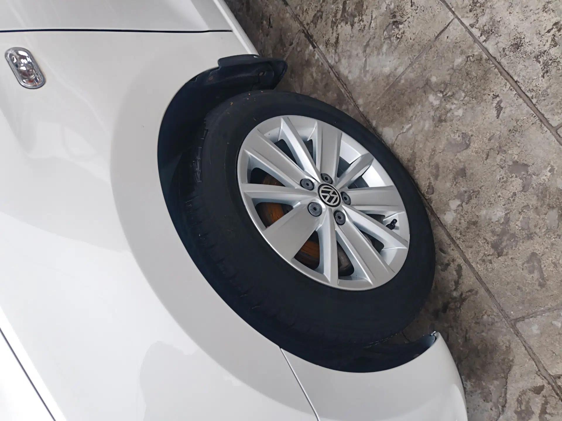 Volkswagen Jetta 2015 Value Edition 1.6L Automatic Comfort Version — миниатюра 9