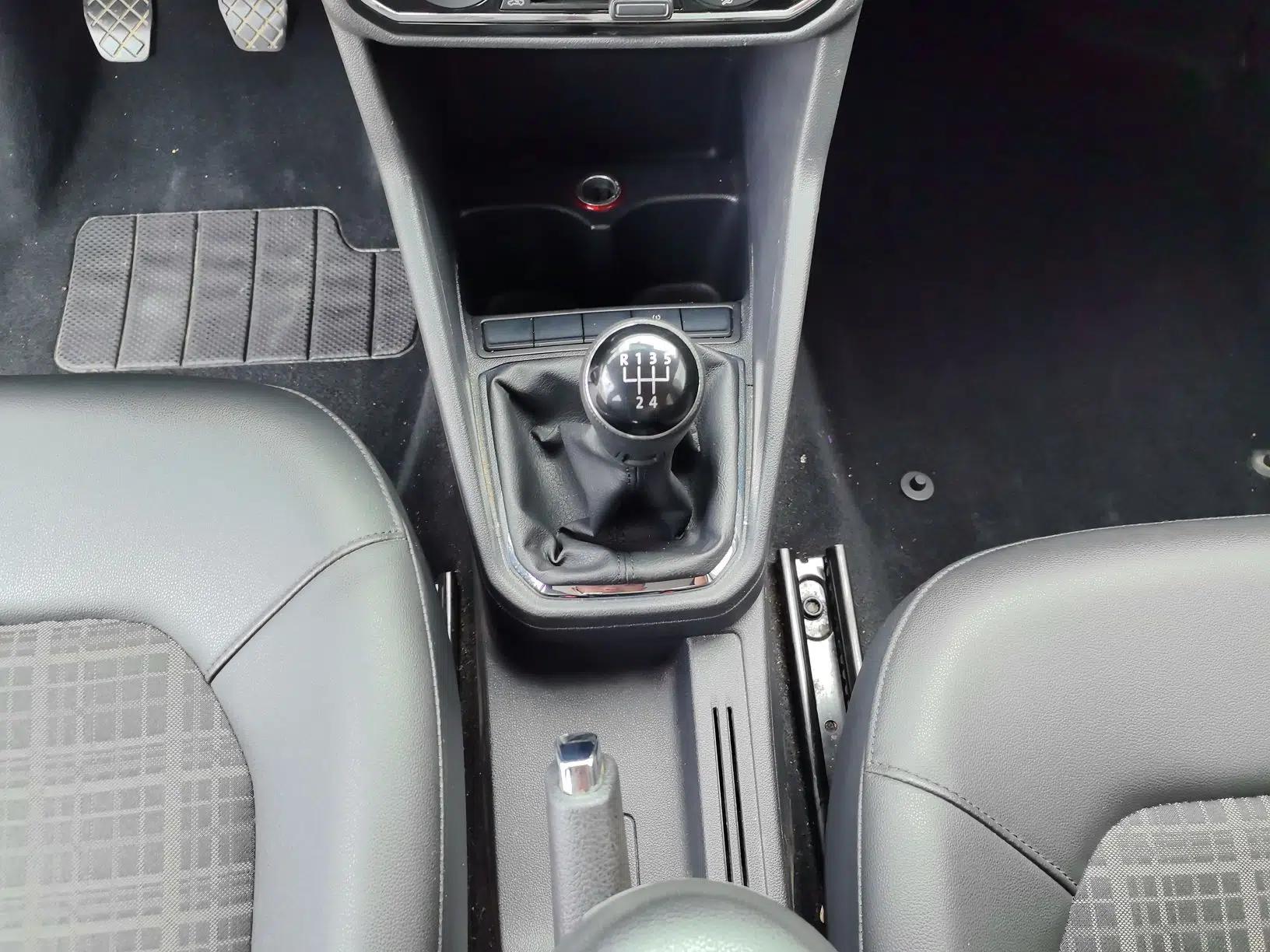 Volkswagen Jetta 2019 Dream Edition 1.4L Manual Comfort Version — миниатюра 13
