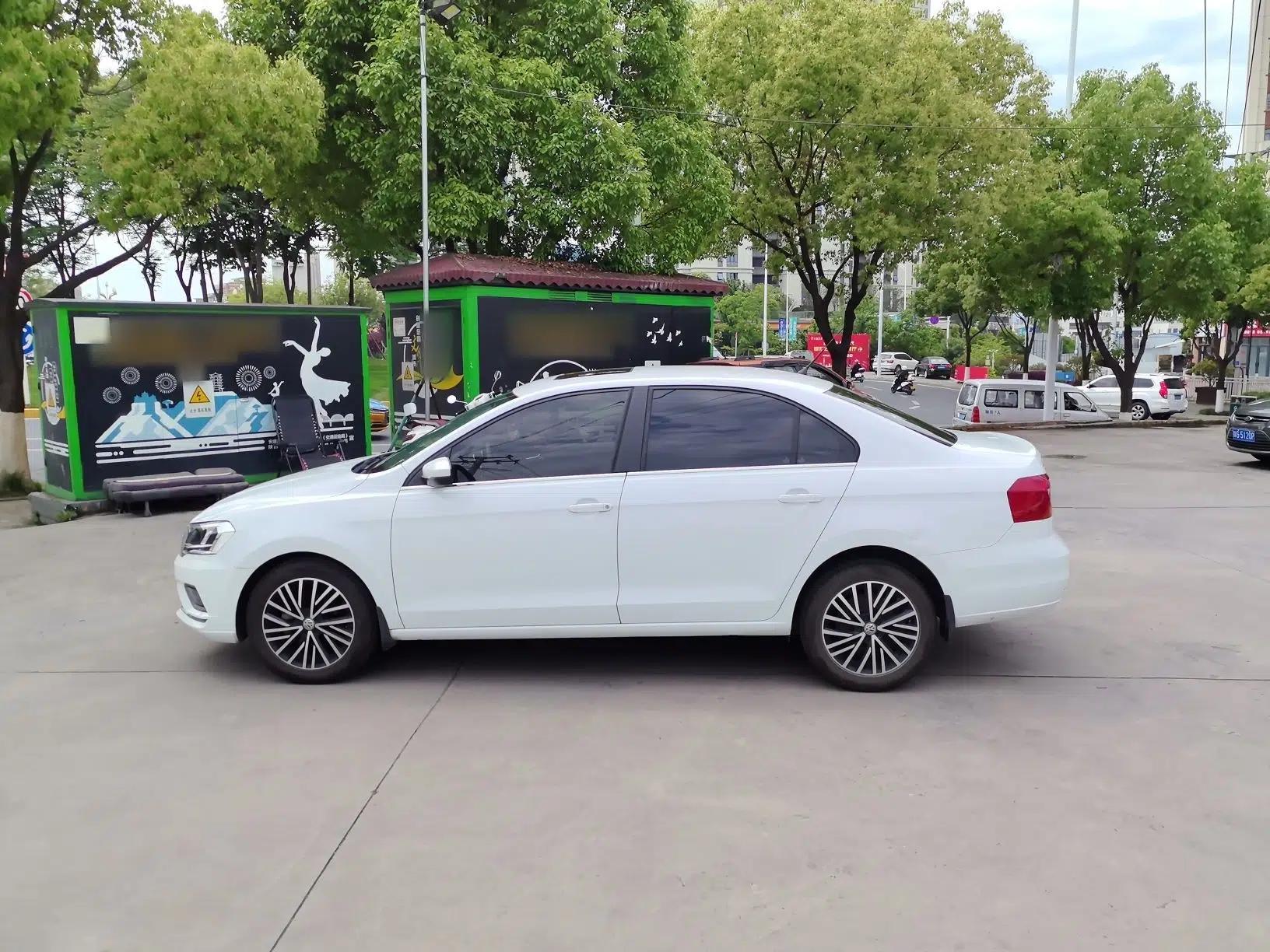 Volkswagen Jetta 2019 Dream Edition 1.4L Manual Comfort Version — миниатюра 7