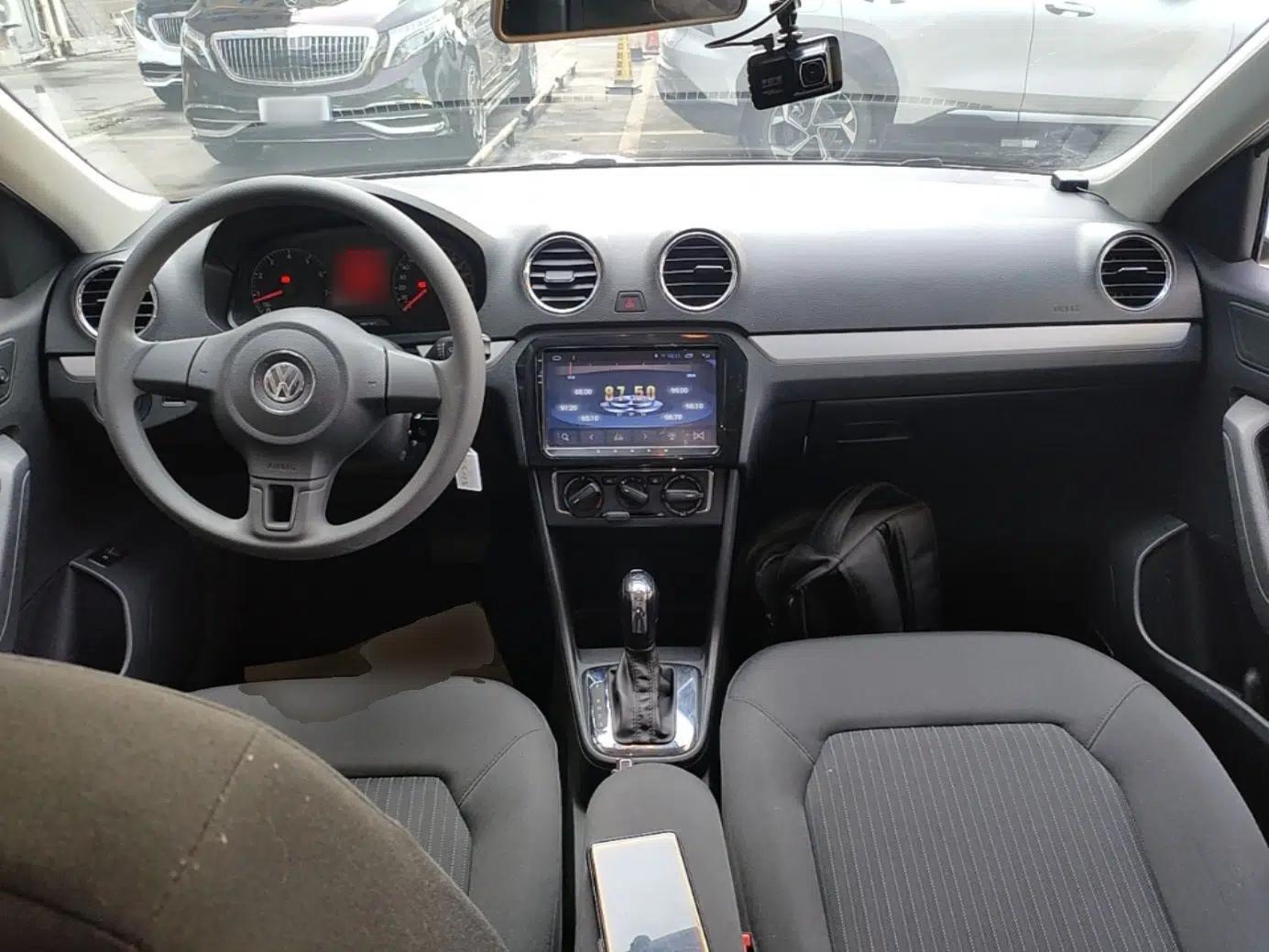 Volkswagen Jetta 2015 Value Edition 1.6L Automatic Comfort Version — миниатюра 13