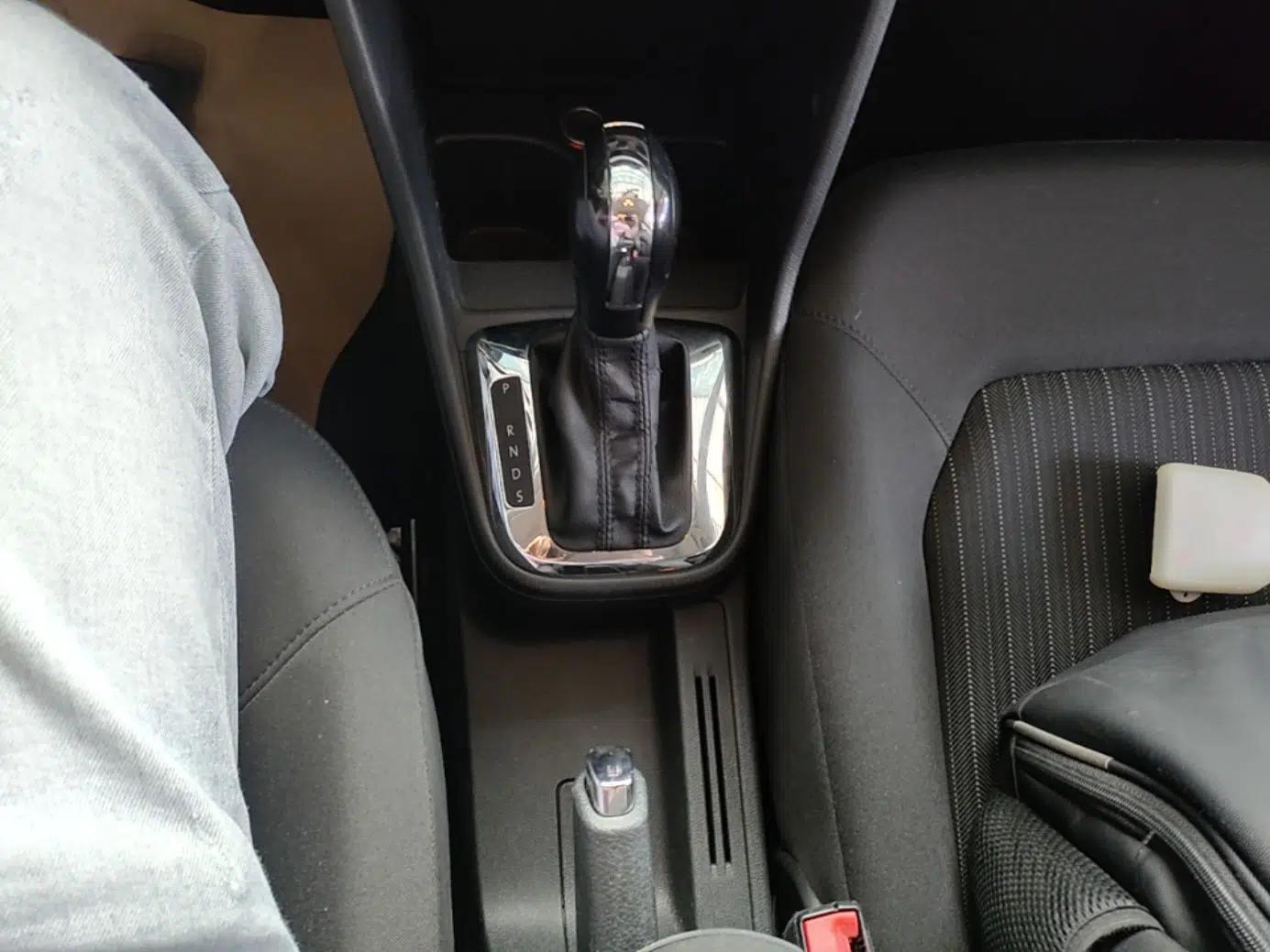 Volkswagen Jetta 2015 Value Edition 1.6L Automatic Comfort Version — миниатюра 17