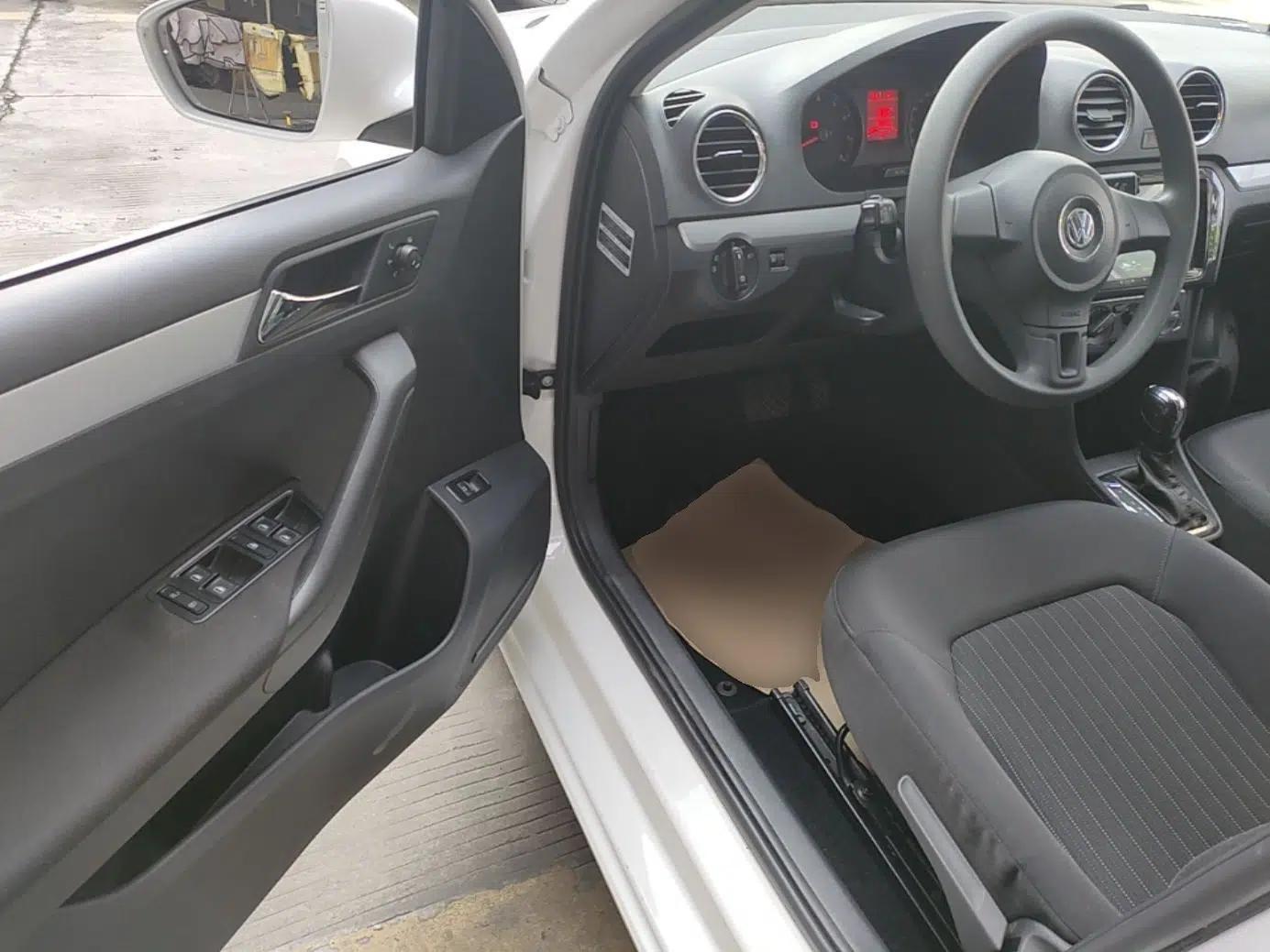 Volkswagen Jetta 2015 Value Edition 1.6L Automatic Comfort Version — миниатюра 19