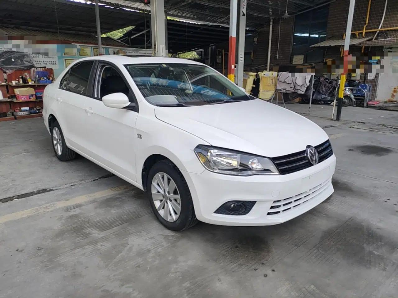 Volkswagen Jetta 2015 Value Edition 1.6L Automatic Comfort Version — миниатюра 3