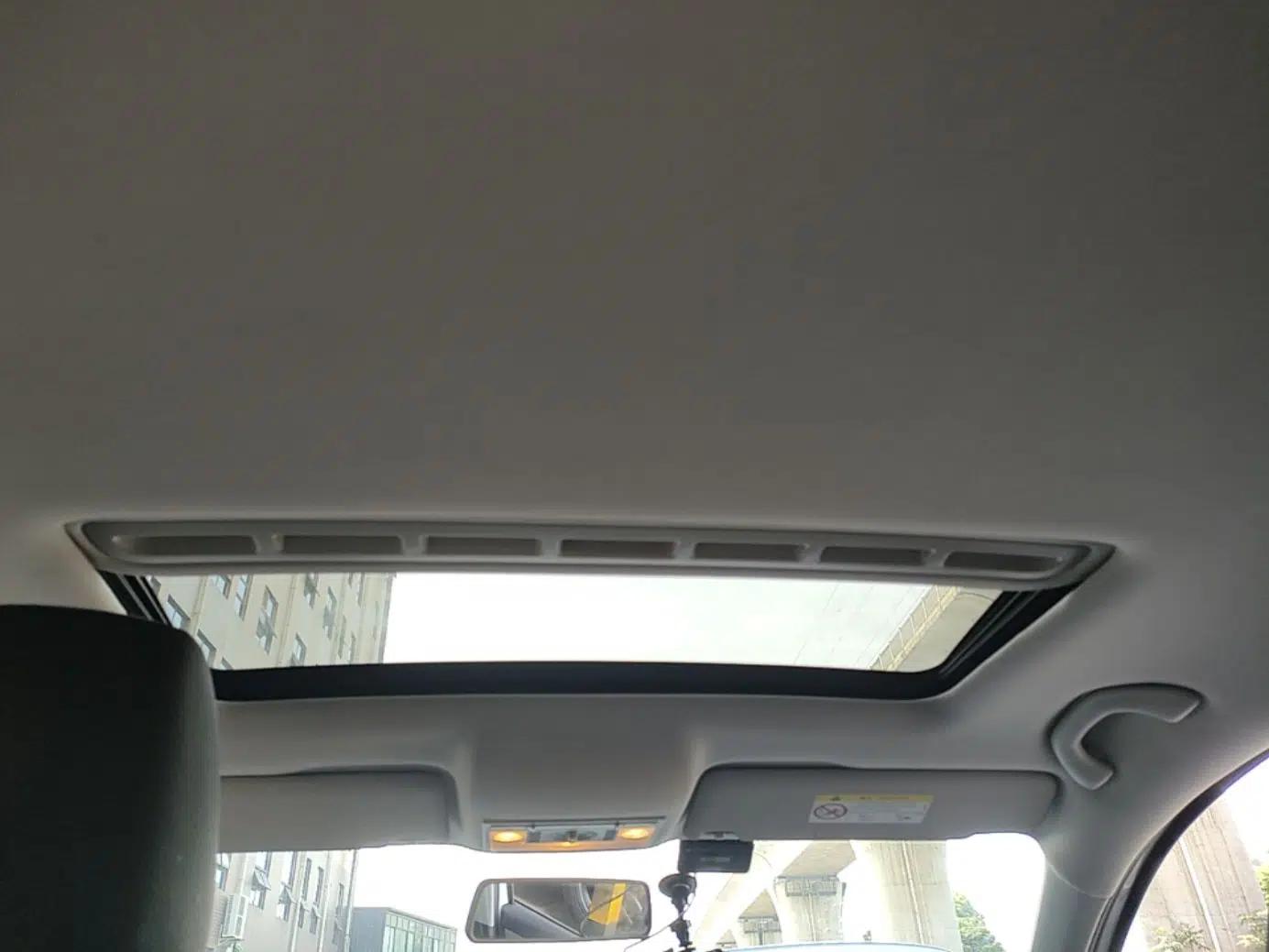 Volkswagen Jetta 2015 Value Edition 1.6L Automatic Comfort Version — миниатюра 21
