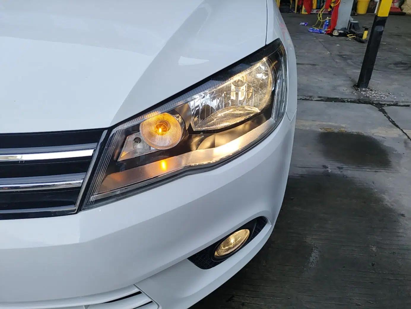 Volkswagen Jetta 2015 Value Edition 1.6L Automatic Comfort Version — миниатюра 9