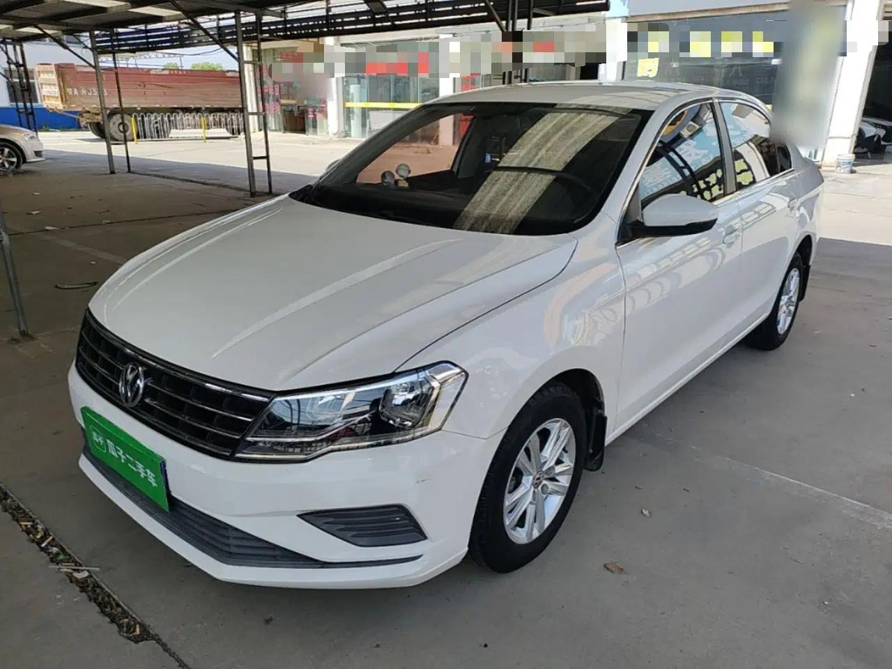 Volkswagen Jetta 2017 1.5L Manual Fashion Edition — миниатюра 1