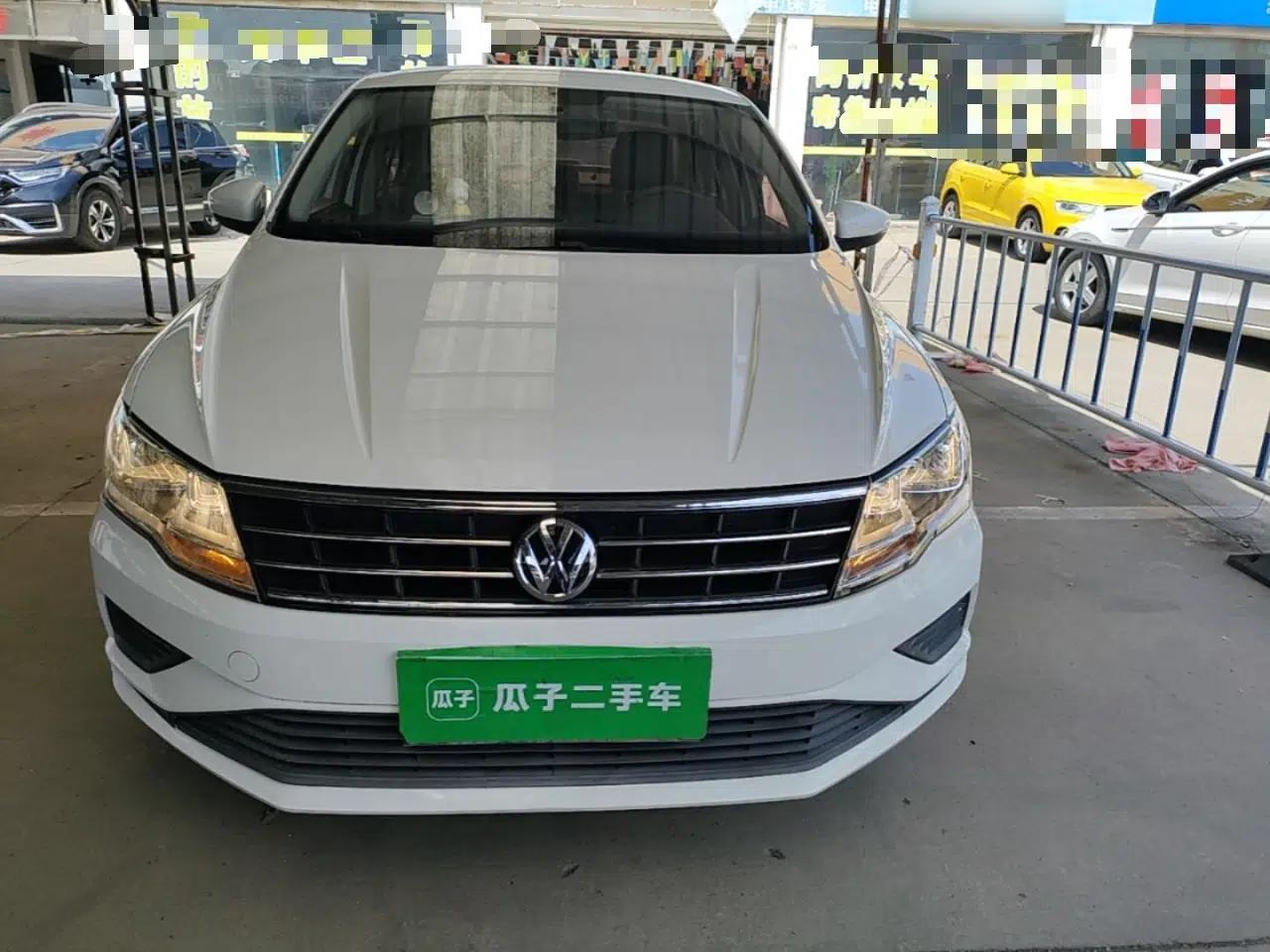 Volkswagen Jetta 2017 1.5L Manual Fashion Edition — миниатюра 2