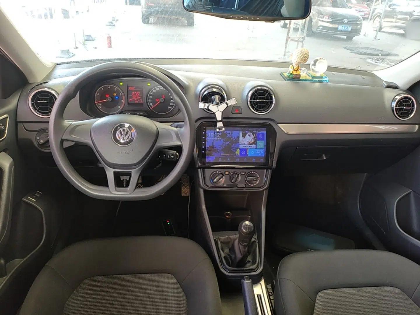 Volkswagen Jetta 2017 1.5L Manual Fashion Edition — миниатюра 13