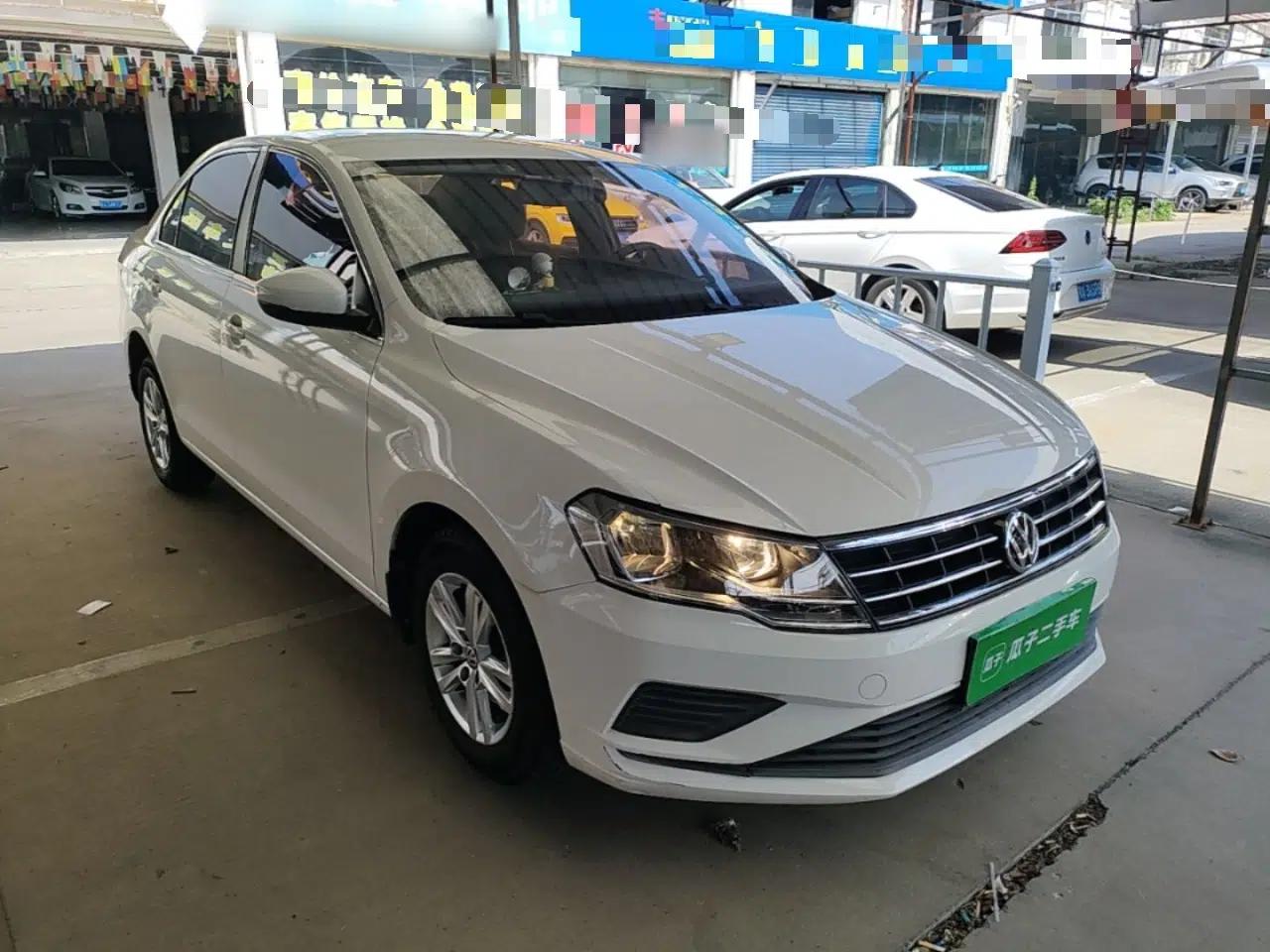 Volkswagen Jetta 2017 1.5L Manual Fashion Edition — миниатюра 3