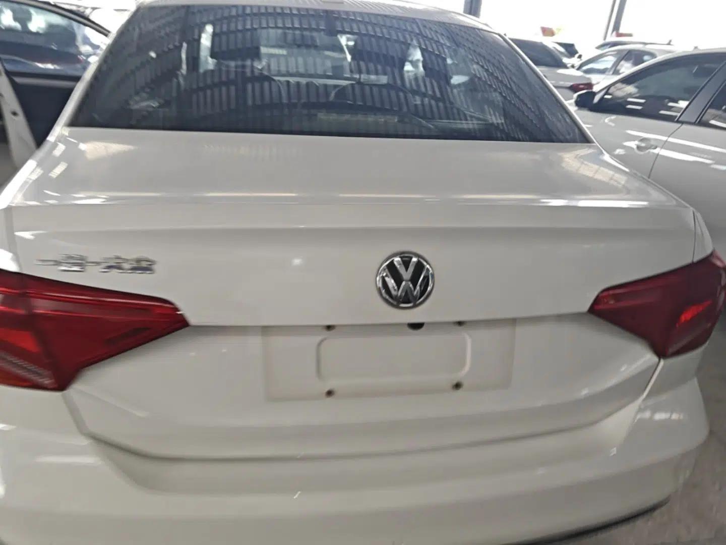 Volkswagen Jetta 2017 1.5L Automatic Comfort Model — миниатюра 22