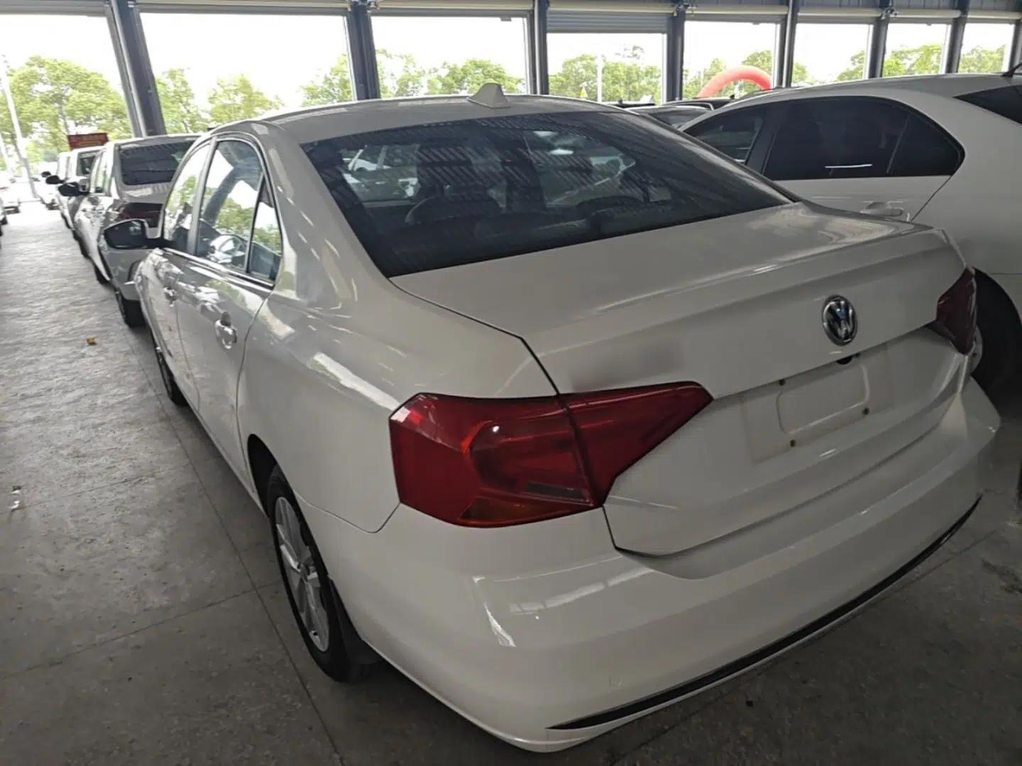 Volkswagen Jetta 2017 1.5L Automatic Comfort Model — миниатюра 4