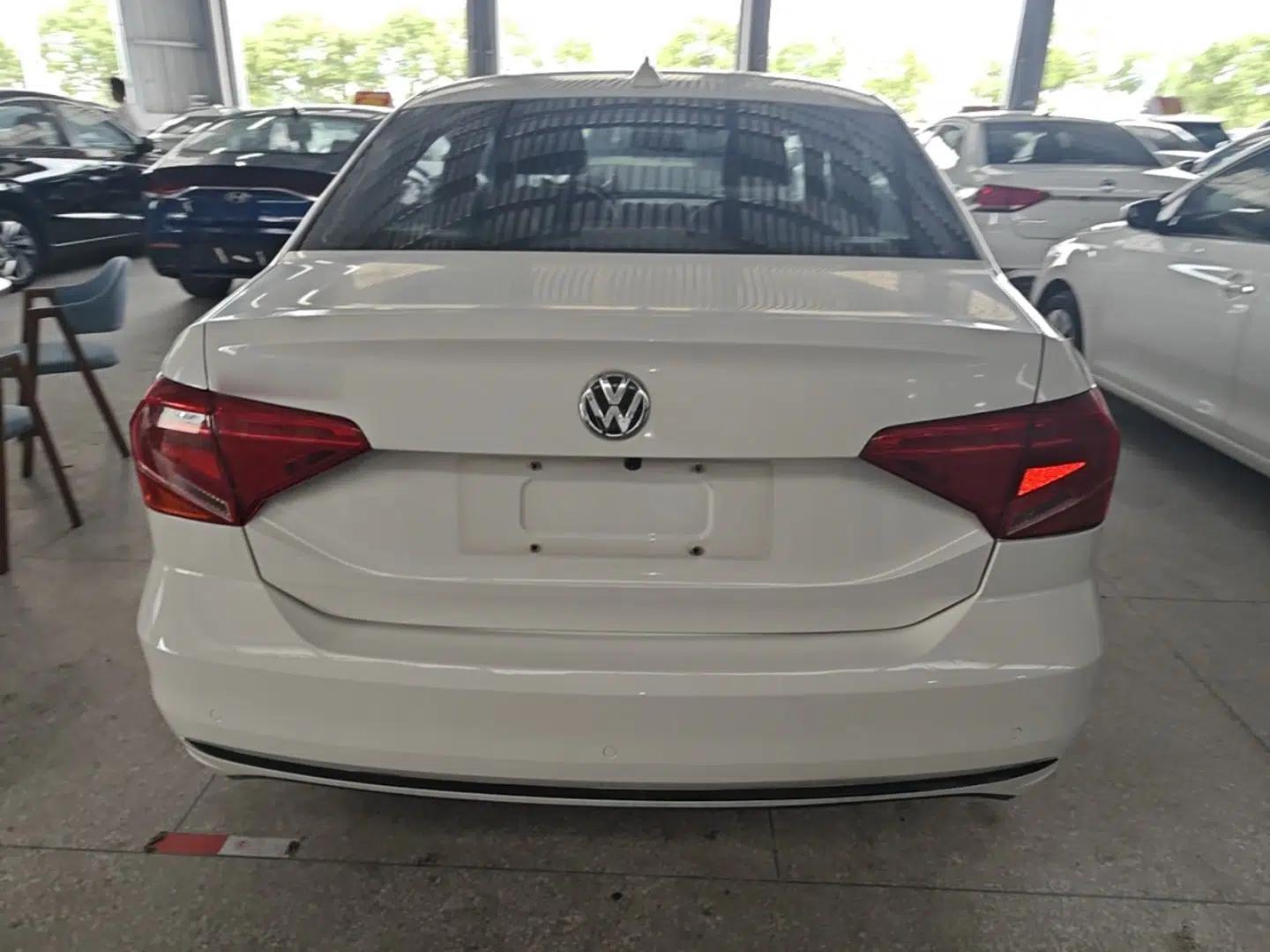 Volkswagen Jetta 2017 1.5L Automatic Comfort Model — миниатюра 5