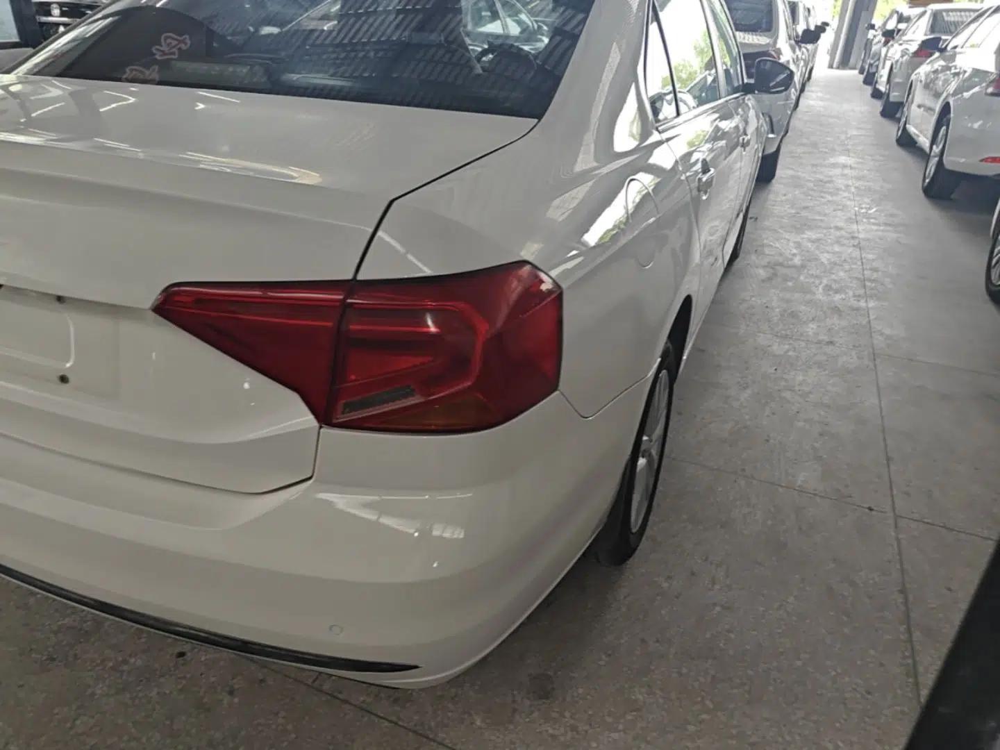 Volkswagen Jetta 2017 1.5L Automatic Comfort Model — миниатюра 7