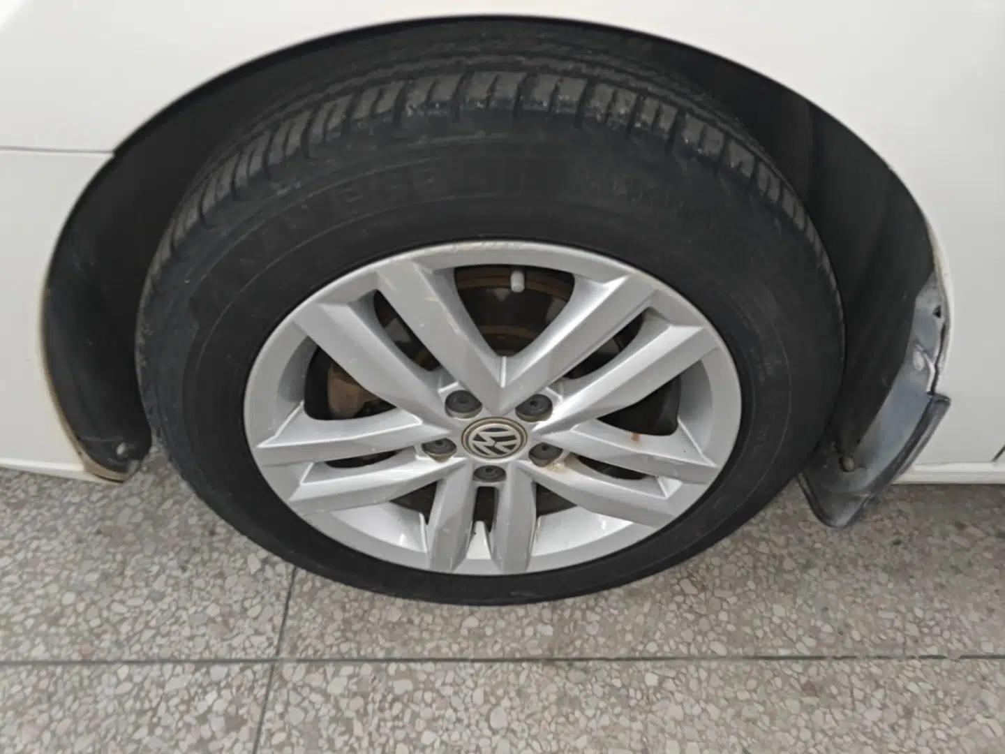 Volkswagen Jetta 2017 1.5L Automatic Comfort Model — миниатюра 8