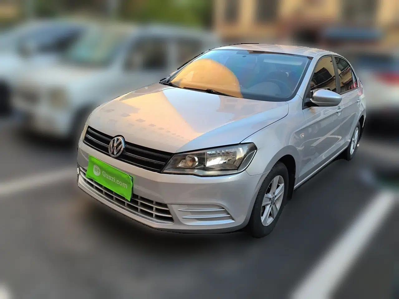 Volkswagen Jetta 2013 1.6L Manual Fashion Edition — миниатюра 1