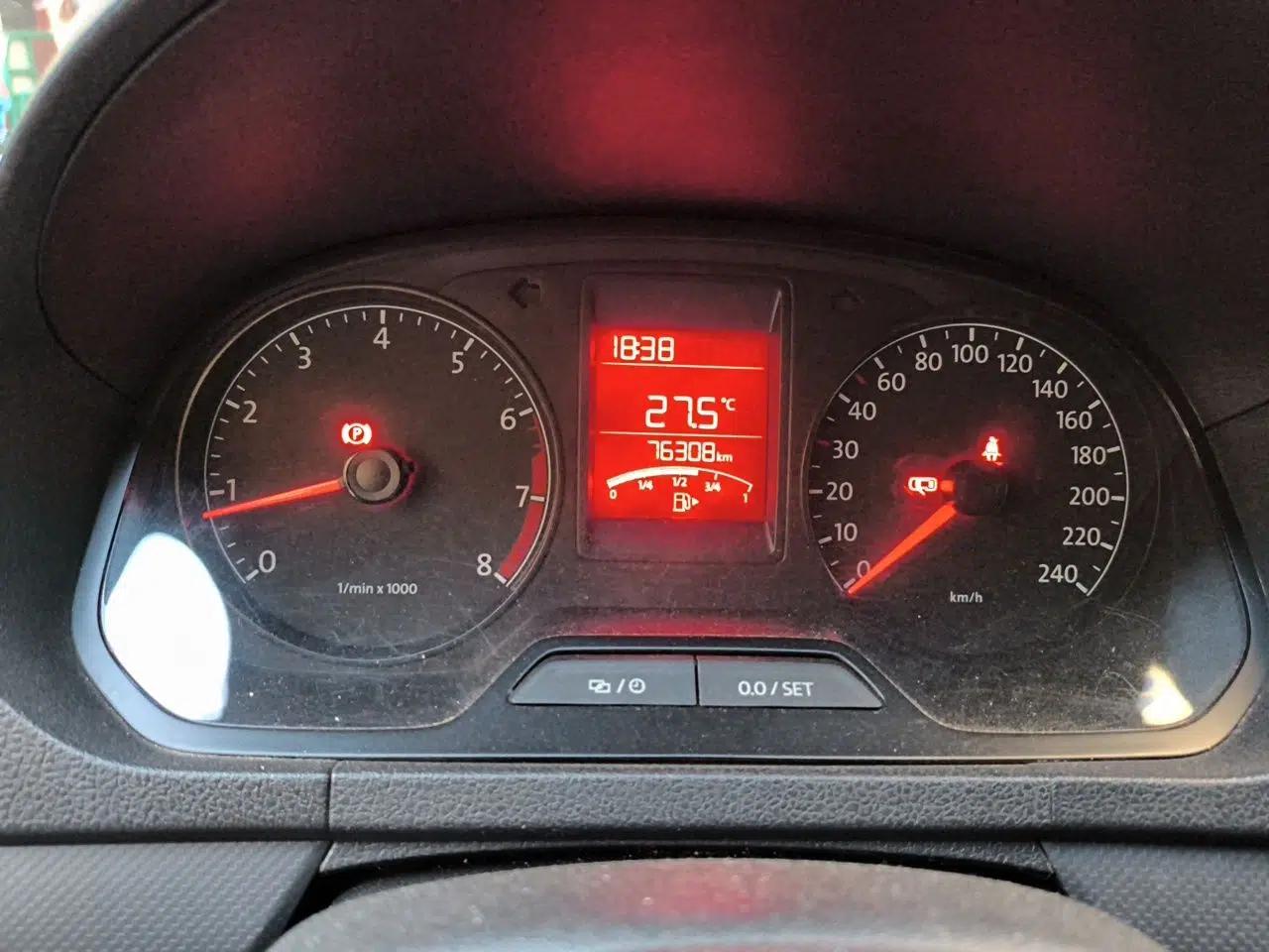 Volkswagen Jetta 2013 1.6L Manual Fashion Edition — миниатюра 13