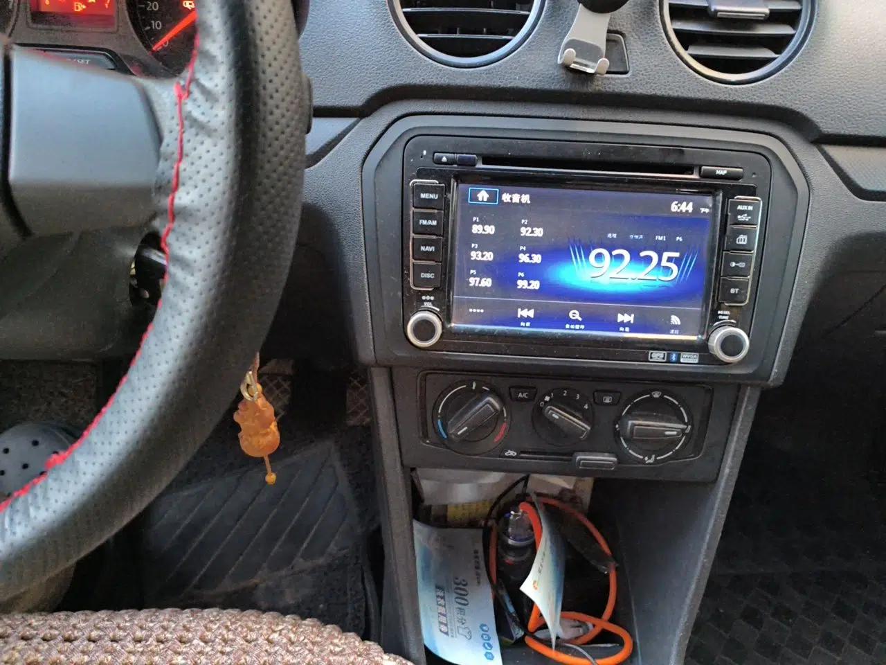Volkswagen Jetta 2013 1.6L Manual Fashion Edition — миниатюра 14