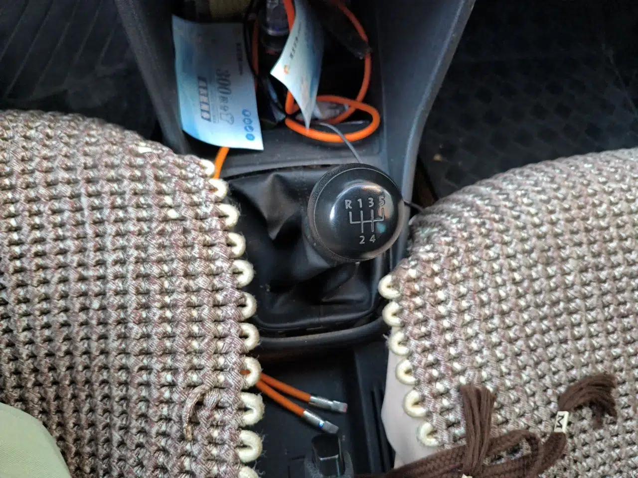 Volkswagen Jetta 2013 1.6L Manual Fashion Edition — миниатюра 15