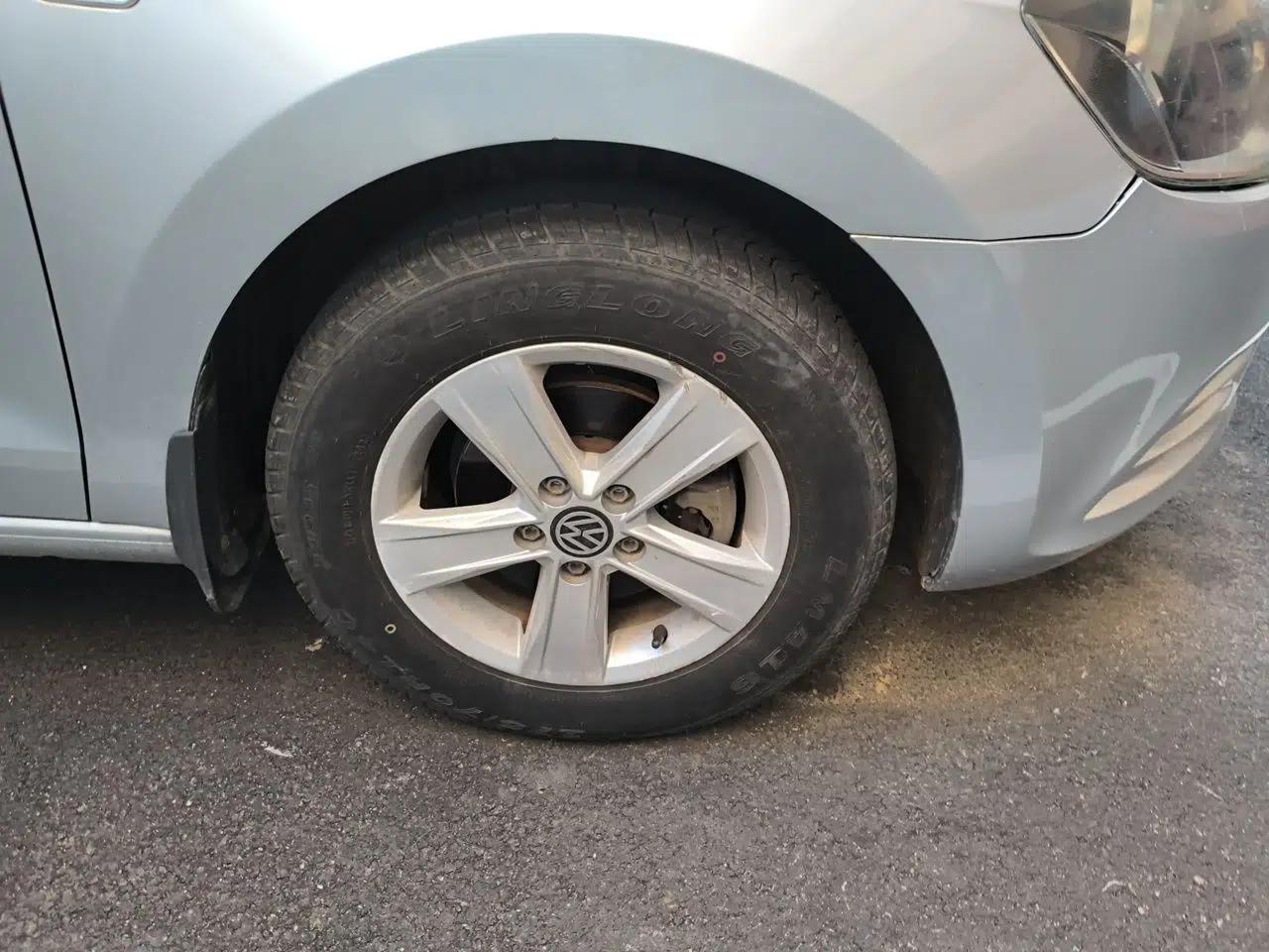 Volkswagen Jetta 2013 1.6L Manual Fashion Edition — миниатюра 8
