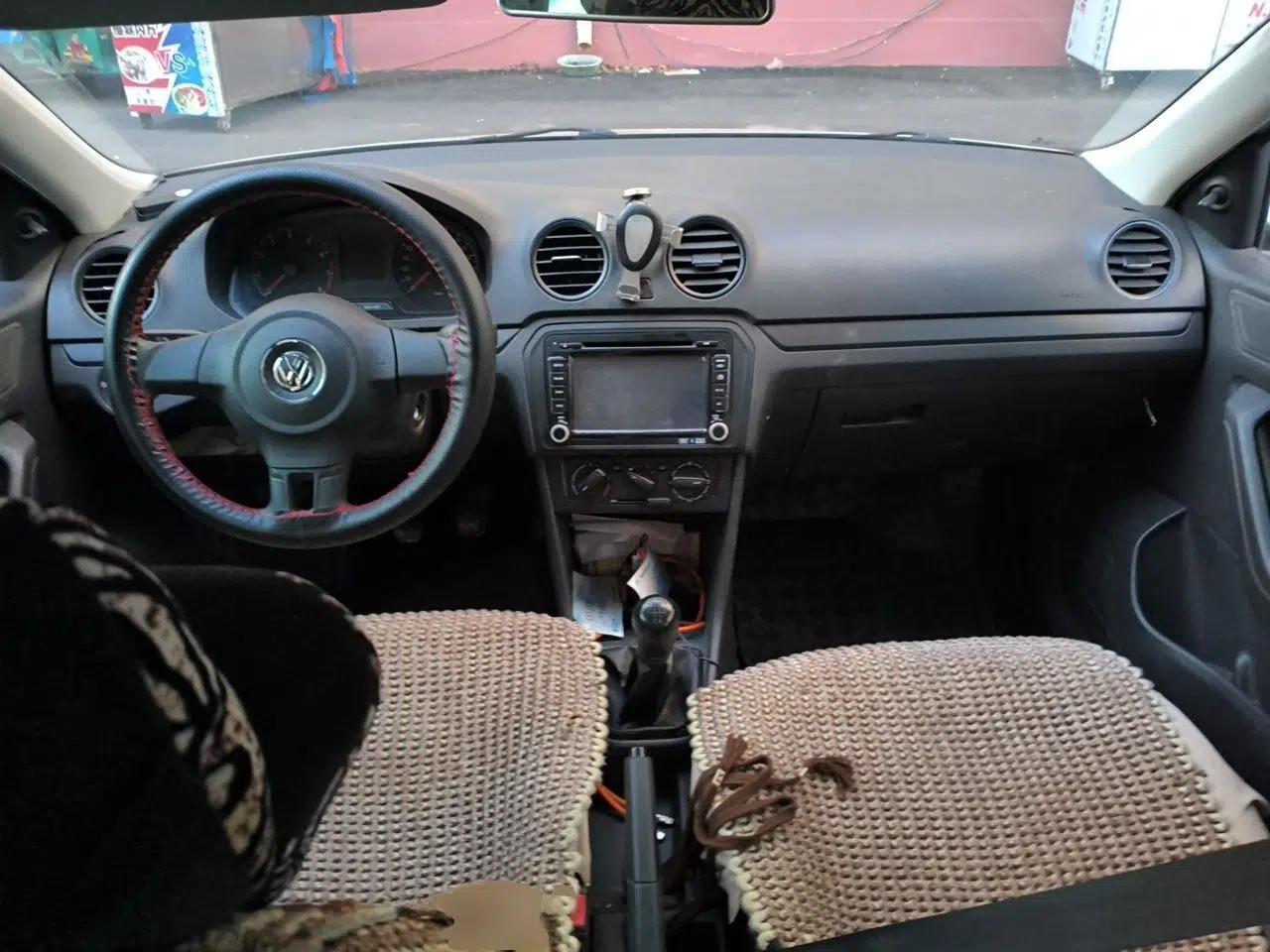 Volkswagen Jetta 2013 1.6L Manual Fashion Edition — миниатюра 10