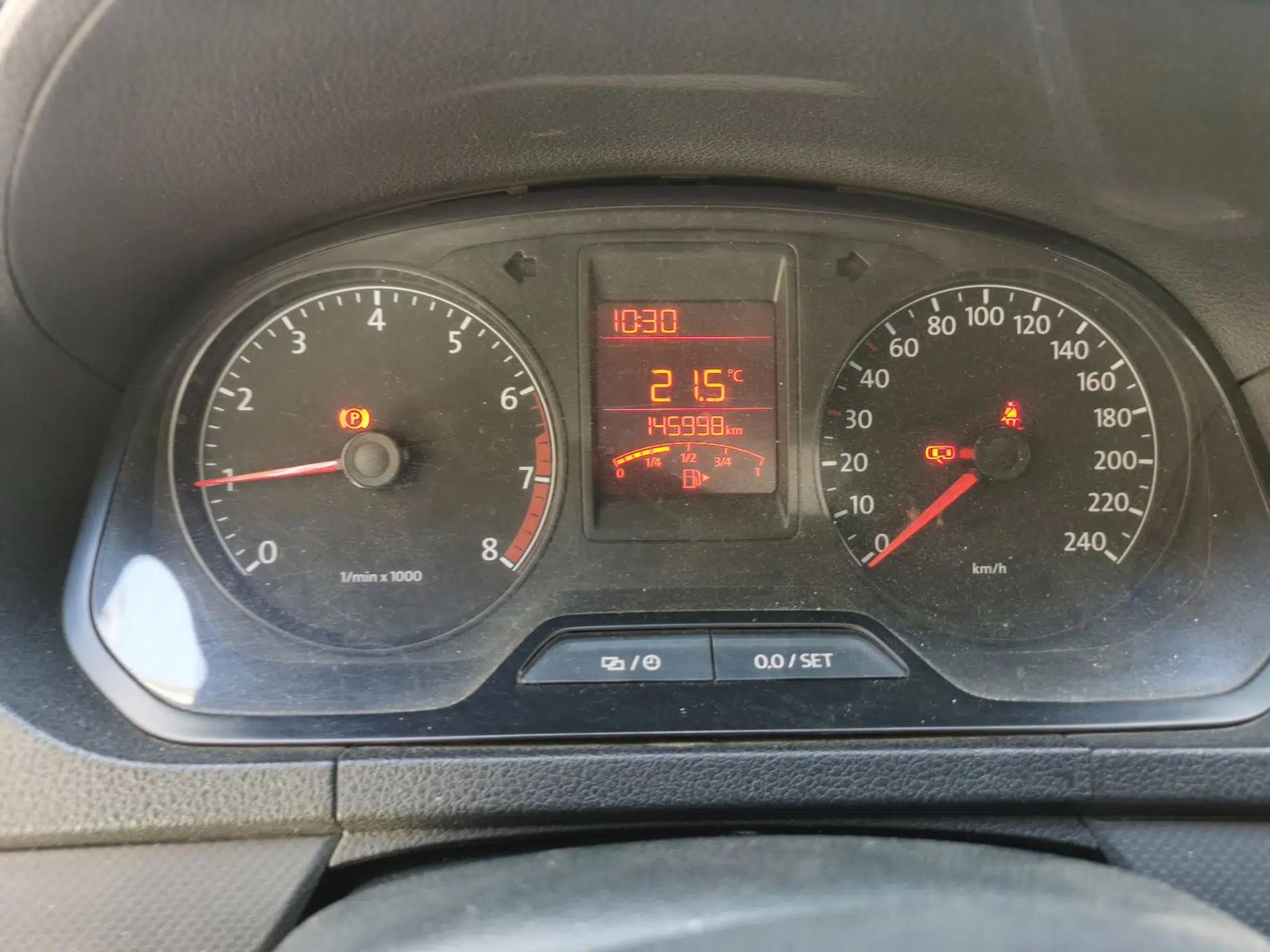 Volkswagen Jetta 2013 1.6L Manual Fashion Edition — миниатюра 13