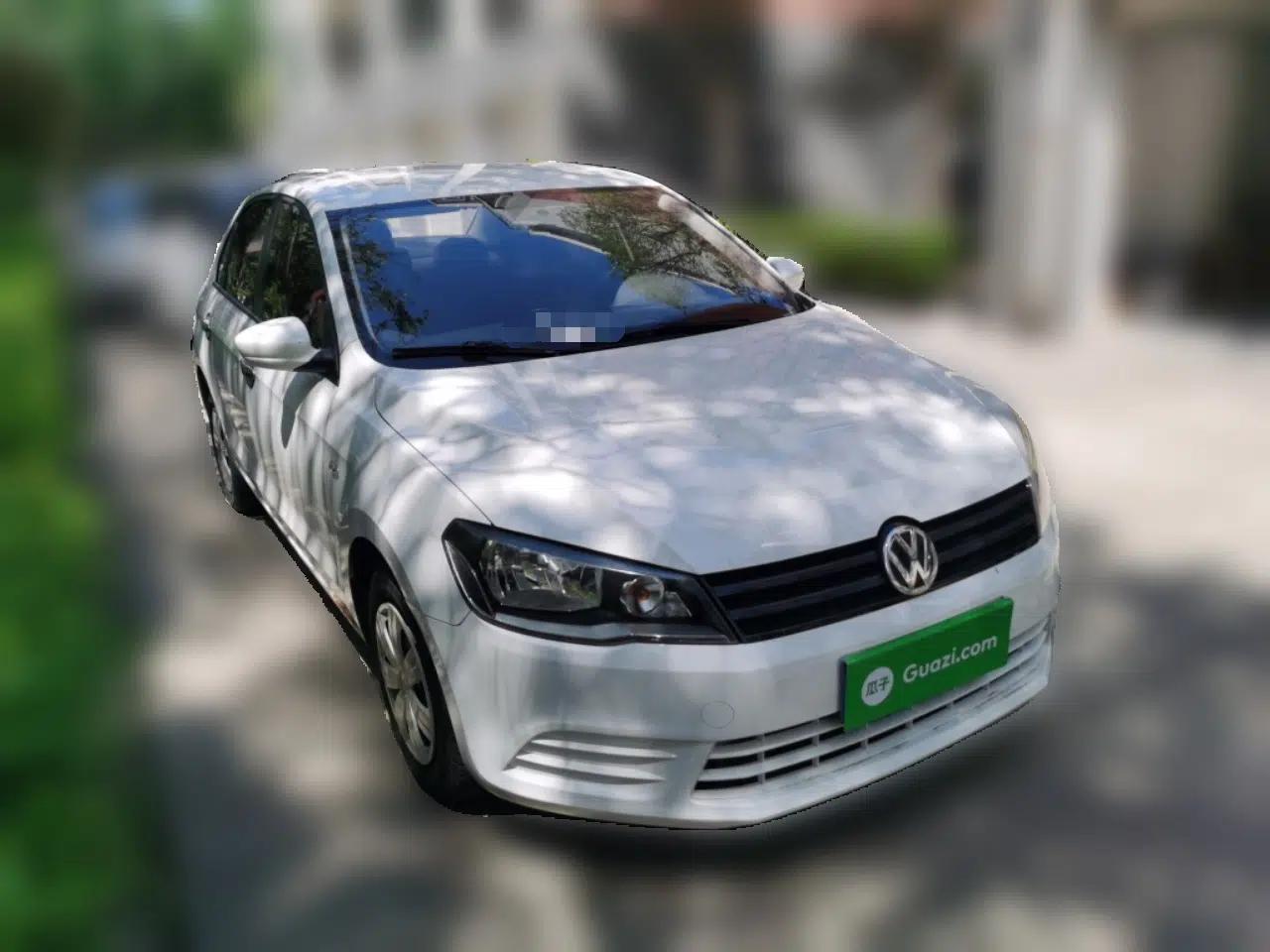 Volkswagen Jetta 2013 1.6L Manual Fashion Edition — миниатюра 3