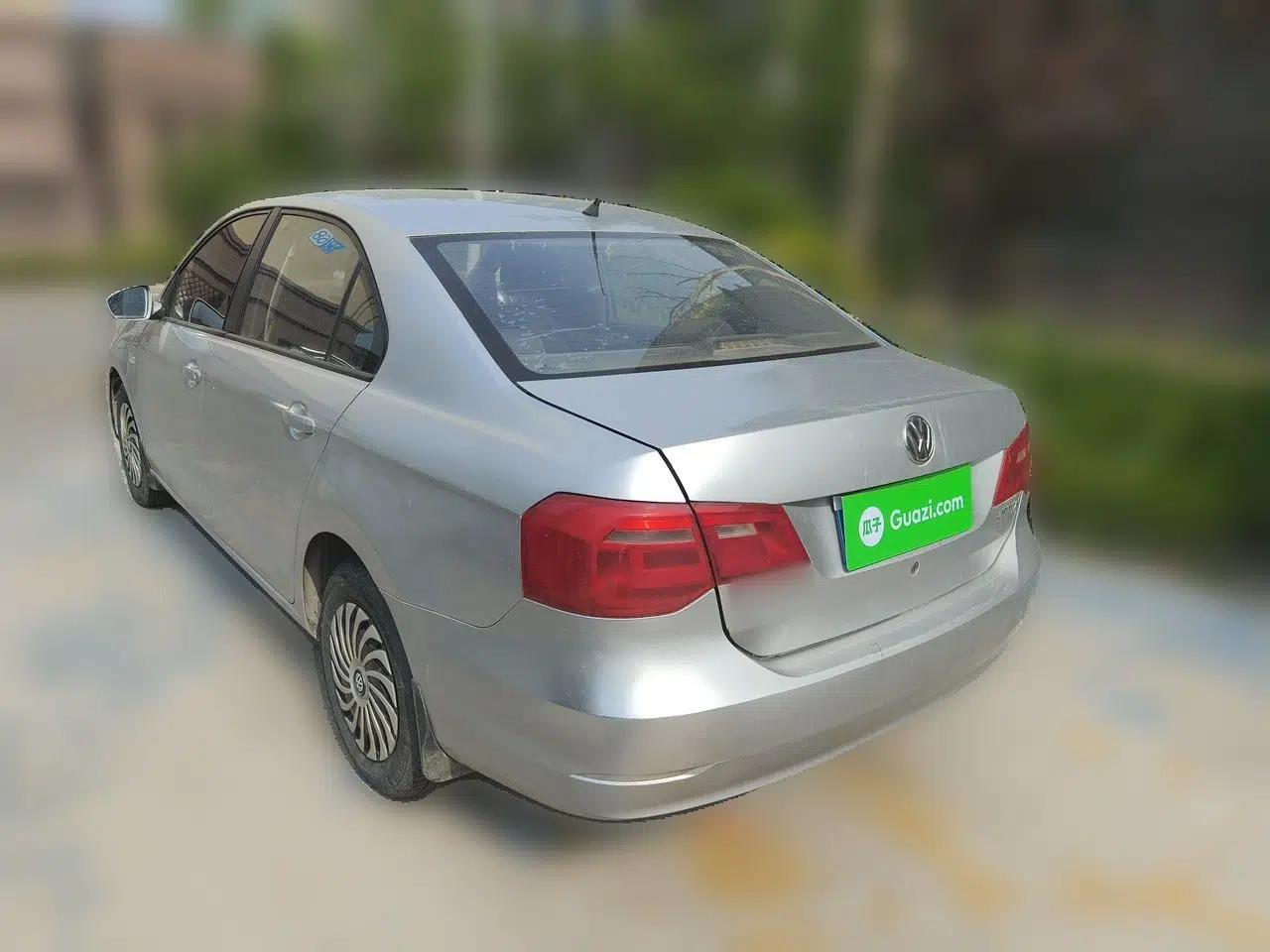 Volkswagen Jetta 2015 Zhuihui Edition 1.4L Manual Fashion Model — миниатюра 4