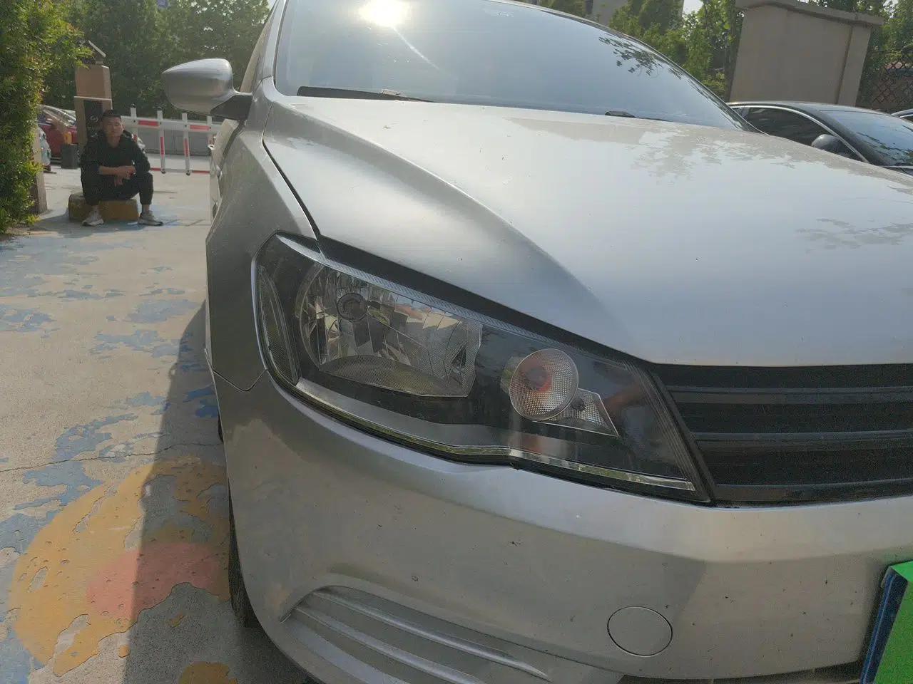 Volkswagen Jetta 2015 Zhuihui Edition 1.4L Manual Fashion Model — миниатюра 7