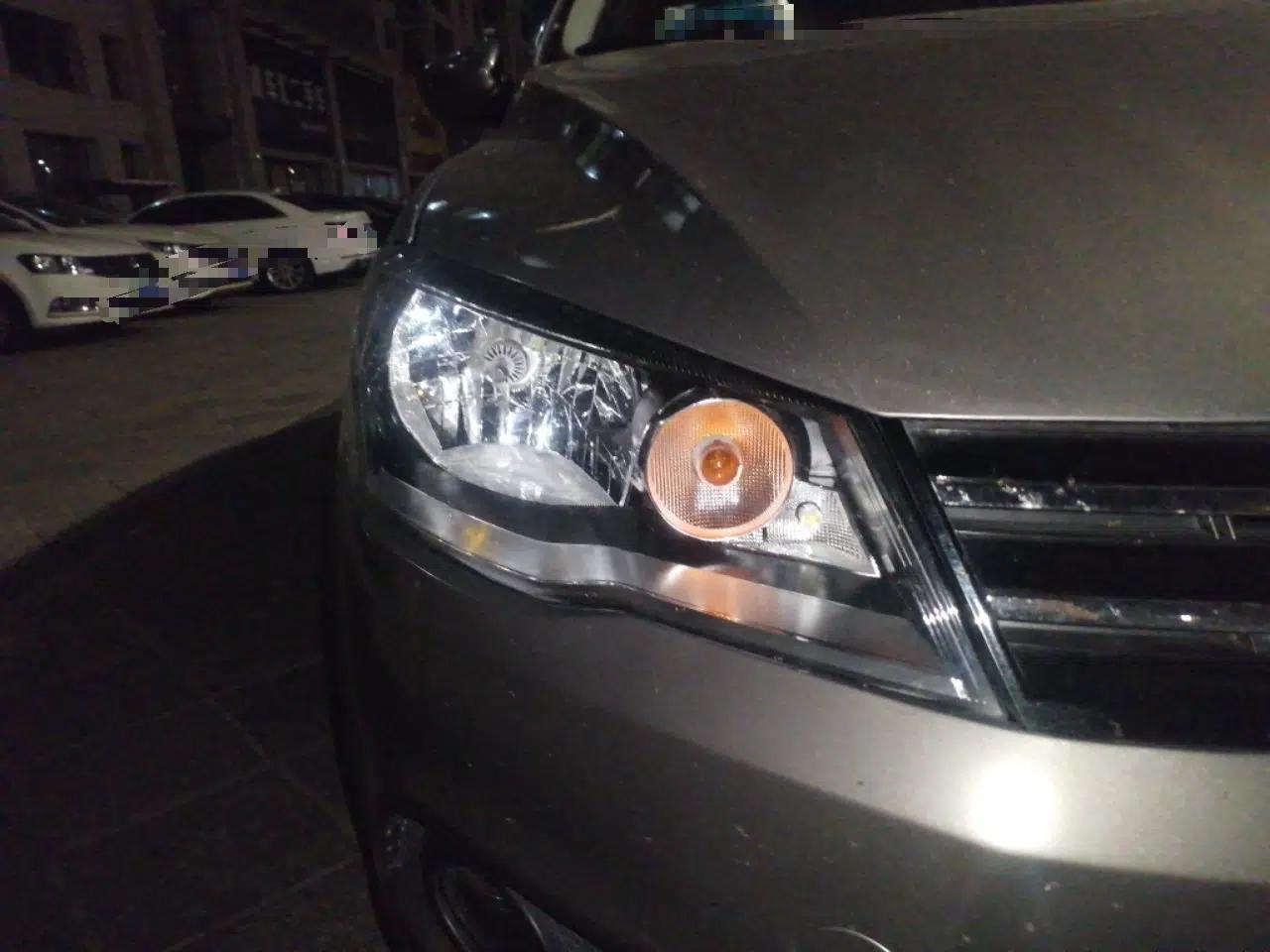 Volkswagen Jetta 2013 1.6L Automatic Comfort Model — миниатюра 7