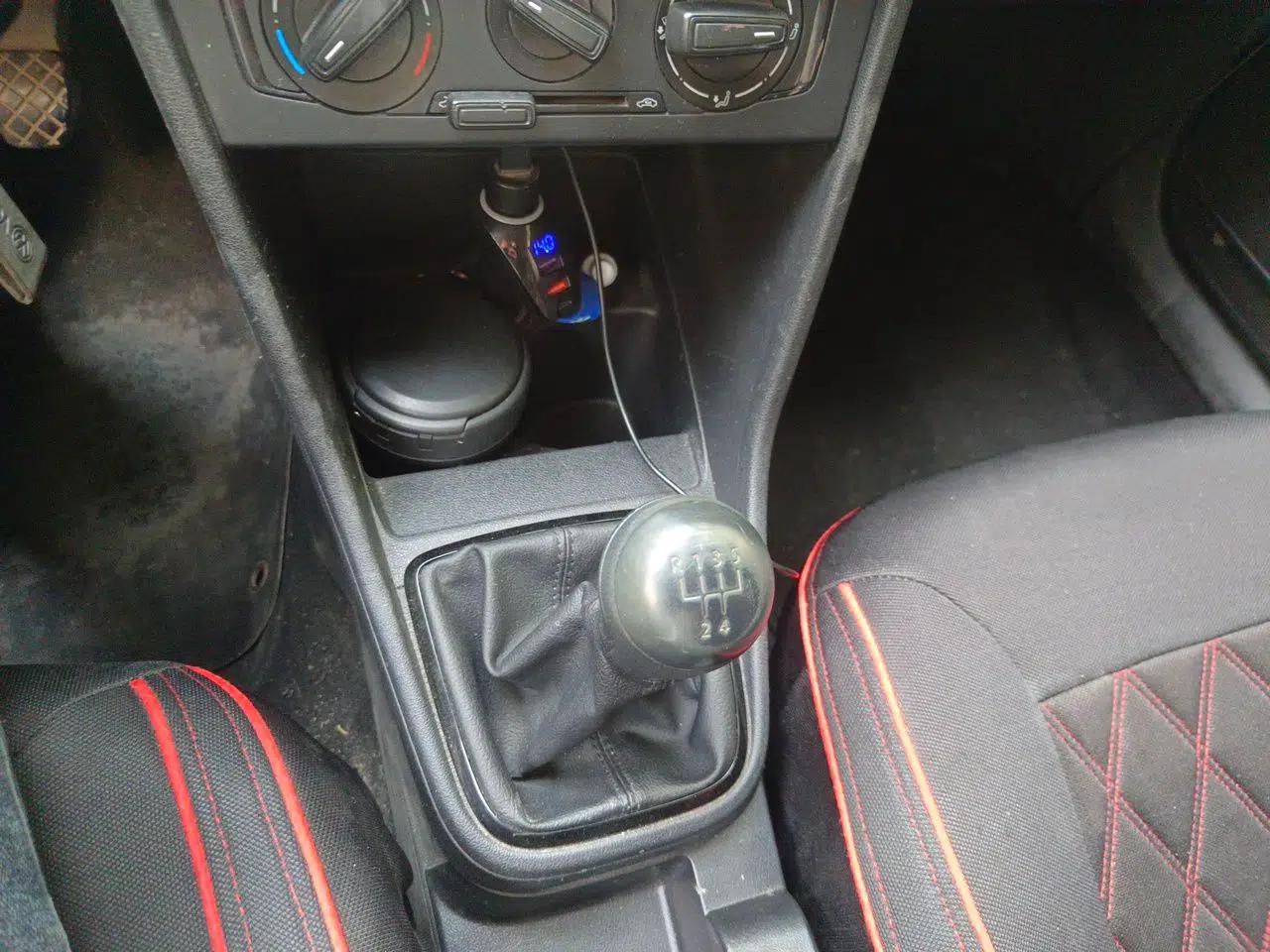 Volkswagen Jetta 2015 Zhuihui Edition 1.4L Manual Fashion Model — миниатюра 15
