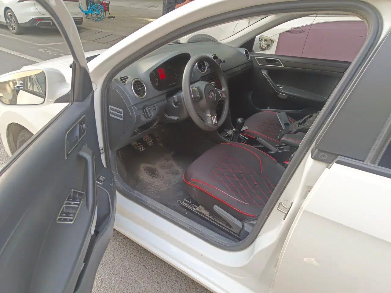 Volkswagen Jetta 2015 Zhuihui Edition 1.4L Manual Fashion Model — миниатюра 17