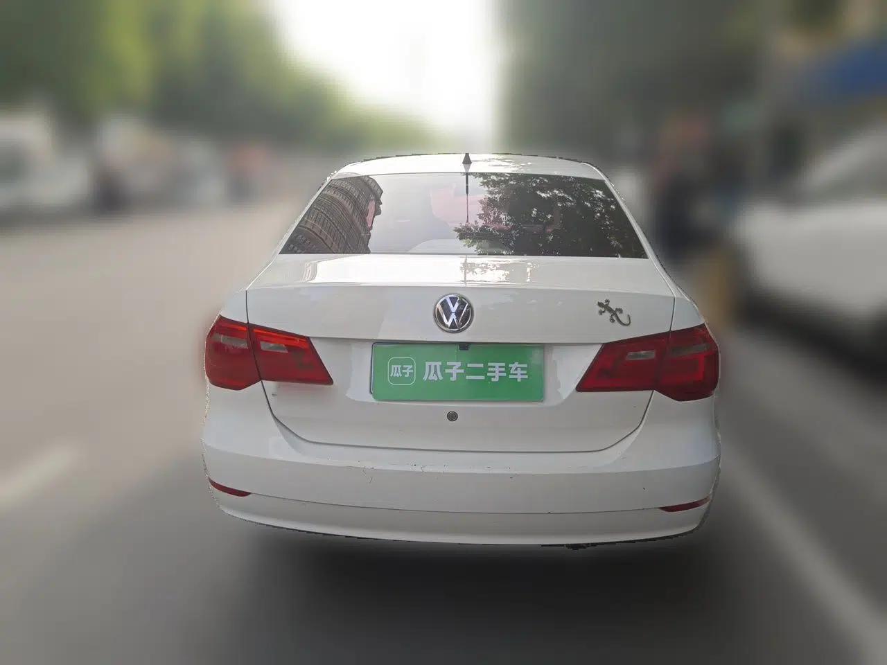 Volkswagen Jetta 2015 Zhuihui Edition 1.4L Manual Fashion Model — миниатюра 5