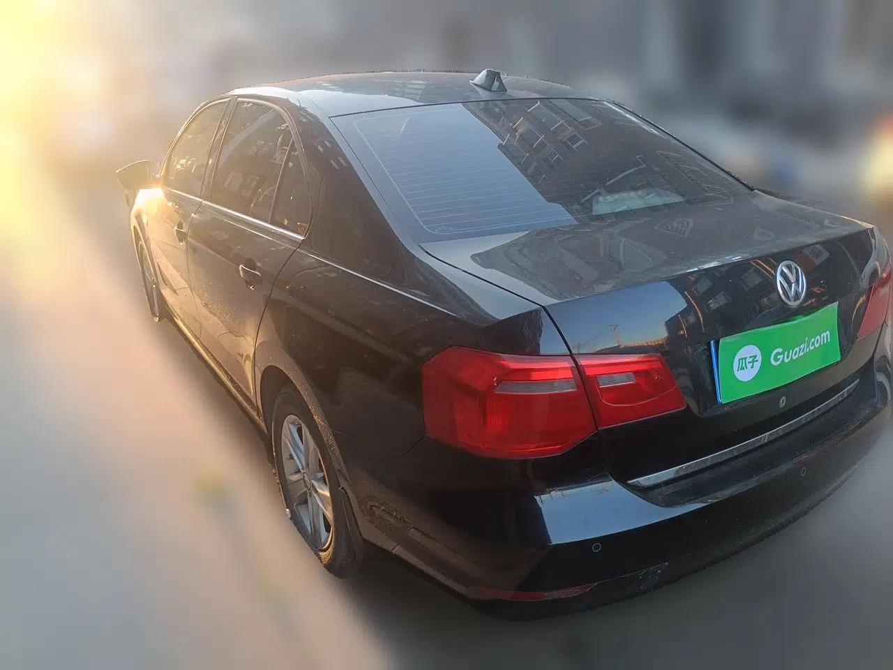 Volkswagen Jetta 2013 1.6L Automatic Luxury Model — миниатюра 4