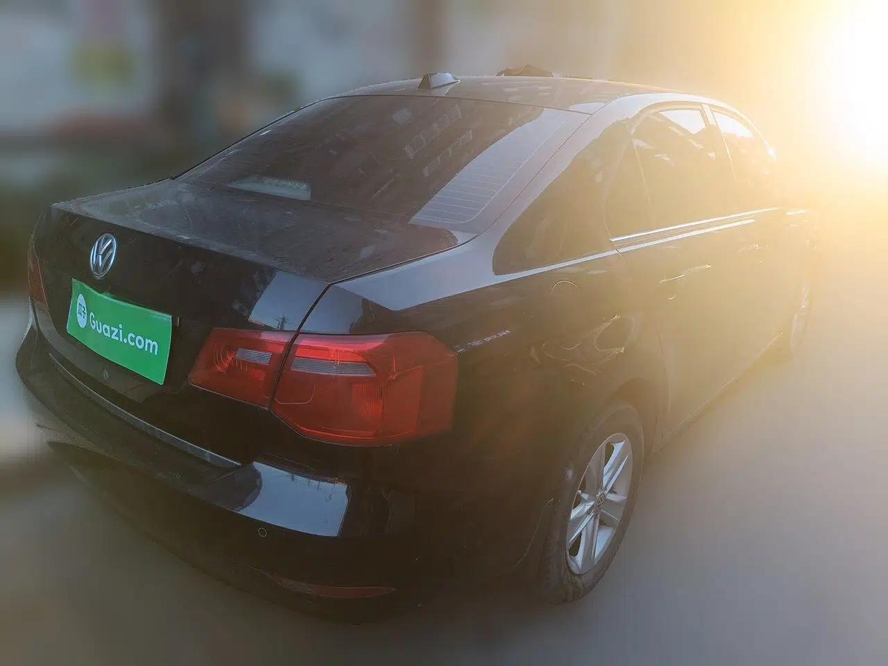 Volkswagen Jetta 2013 1.6L Automatic Luxury Model — миниатюра 6