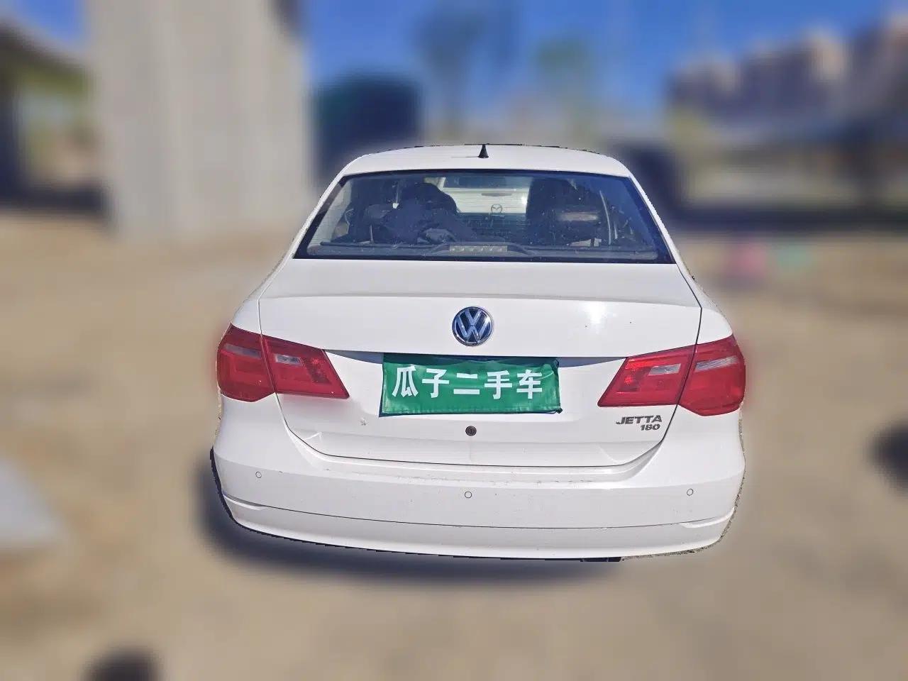 Volkswagen Jetta 2015 Value Edition 1.6L Automatic Comfort Version — миниатюра 5